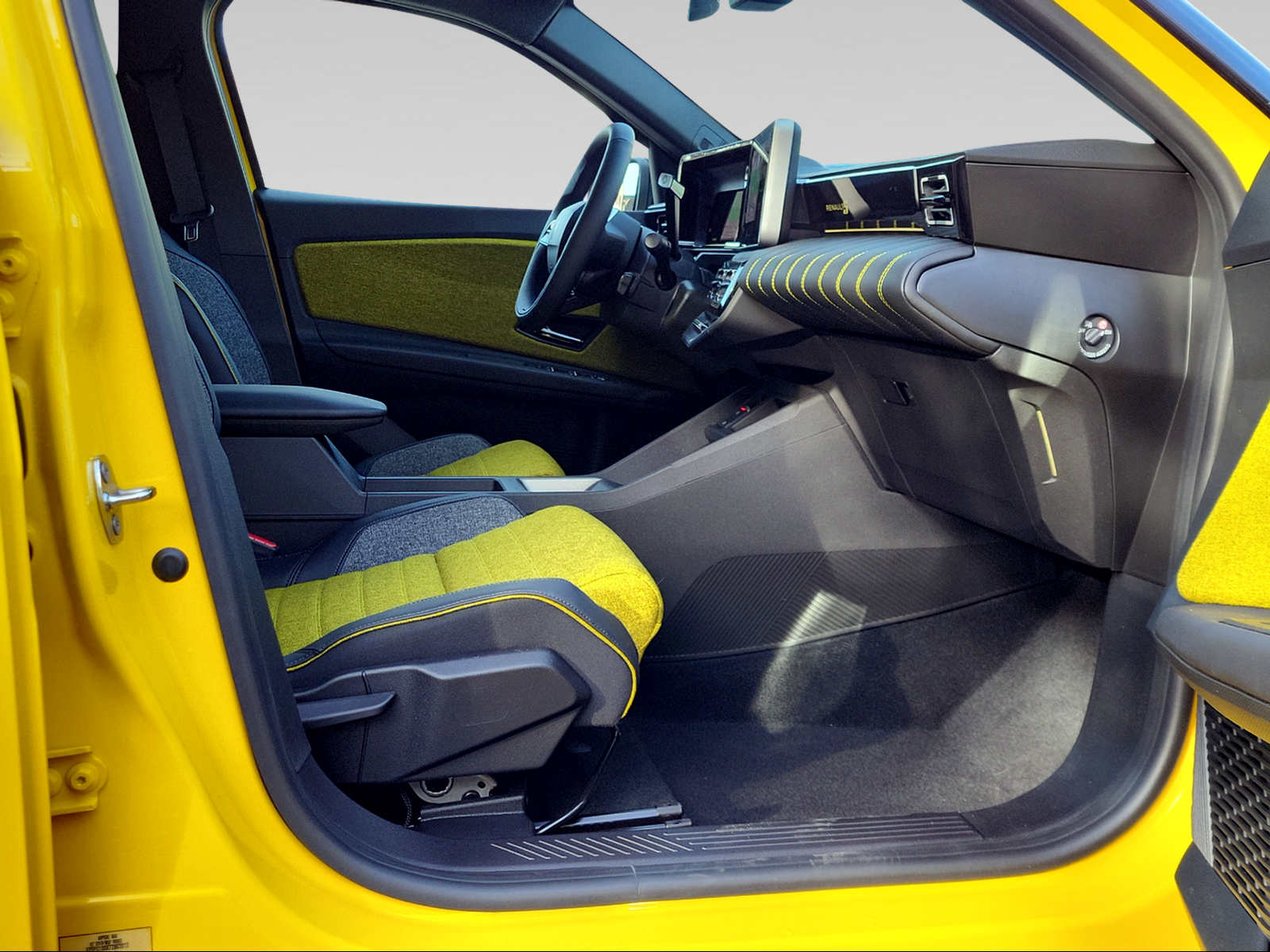 RENAULT R5 E-TECH ELECTRIC iconic five 150PS Comfort Range-image-5