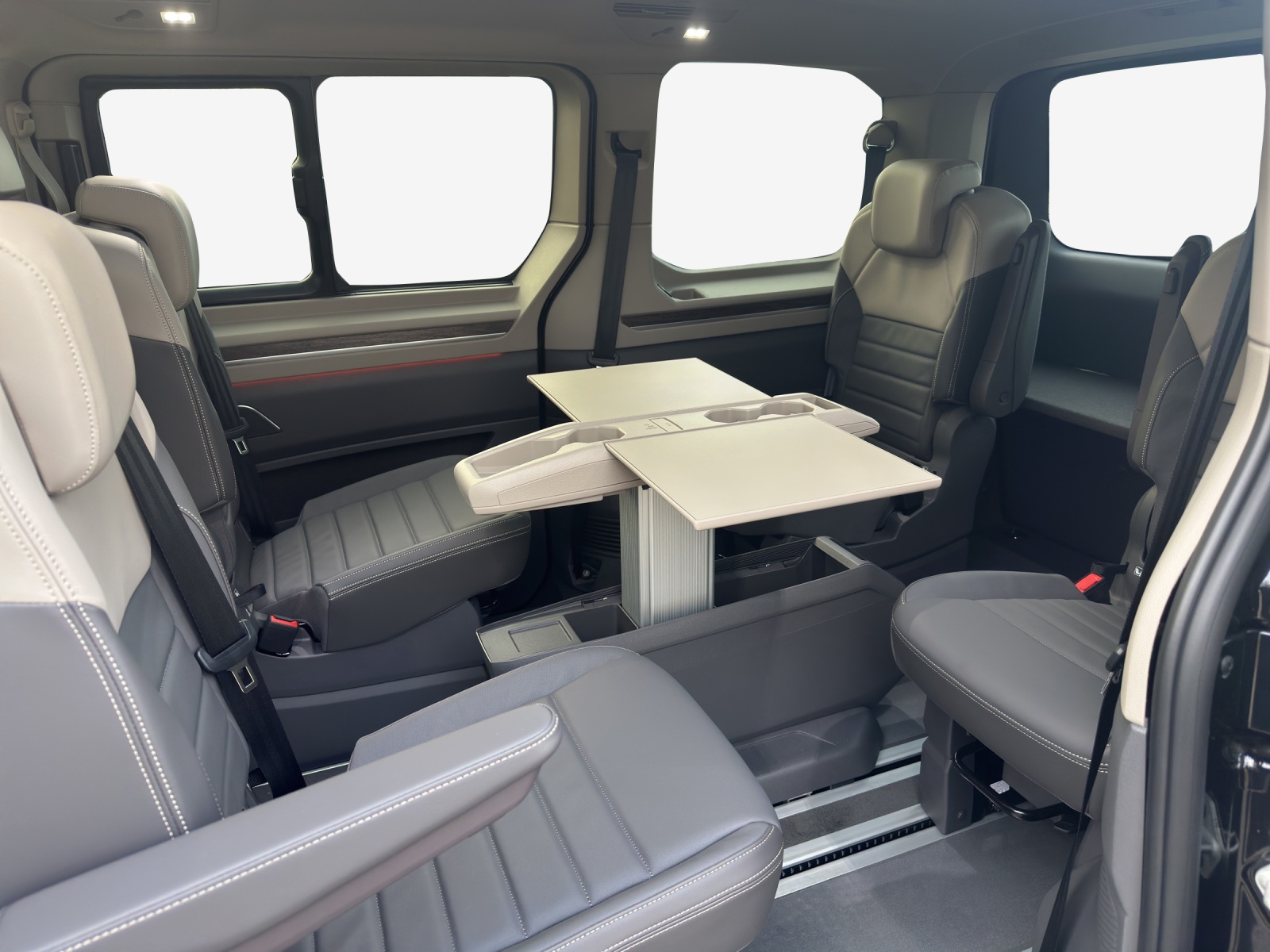 VW Multivan Style Liberty kurz 150 2.0TDI-image-11