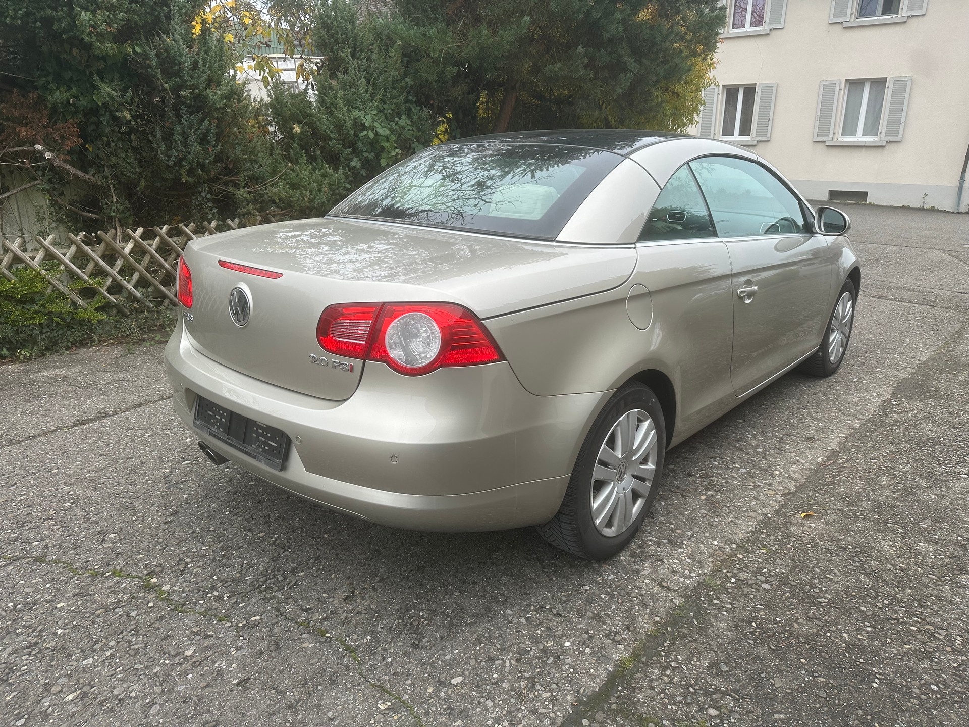 VW Eos 2.0 FSI Turbo-image-3