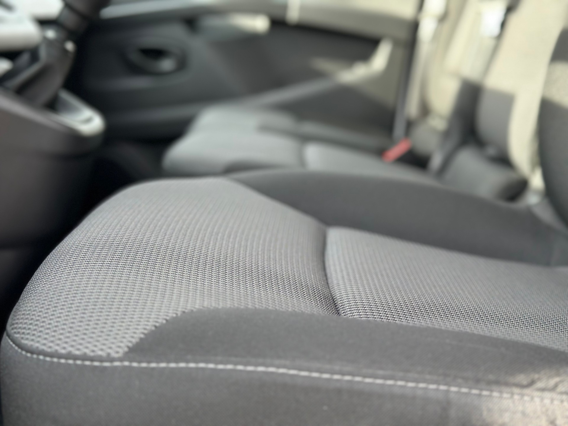 RENAULT Trafic 2.0 Blue dCi110 Business L1H1 EN-image-17