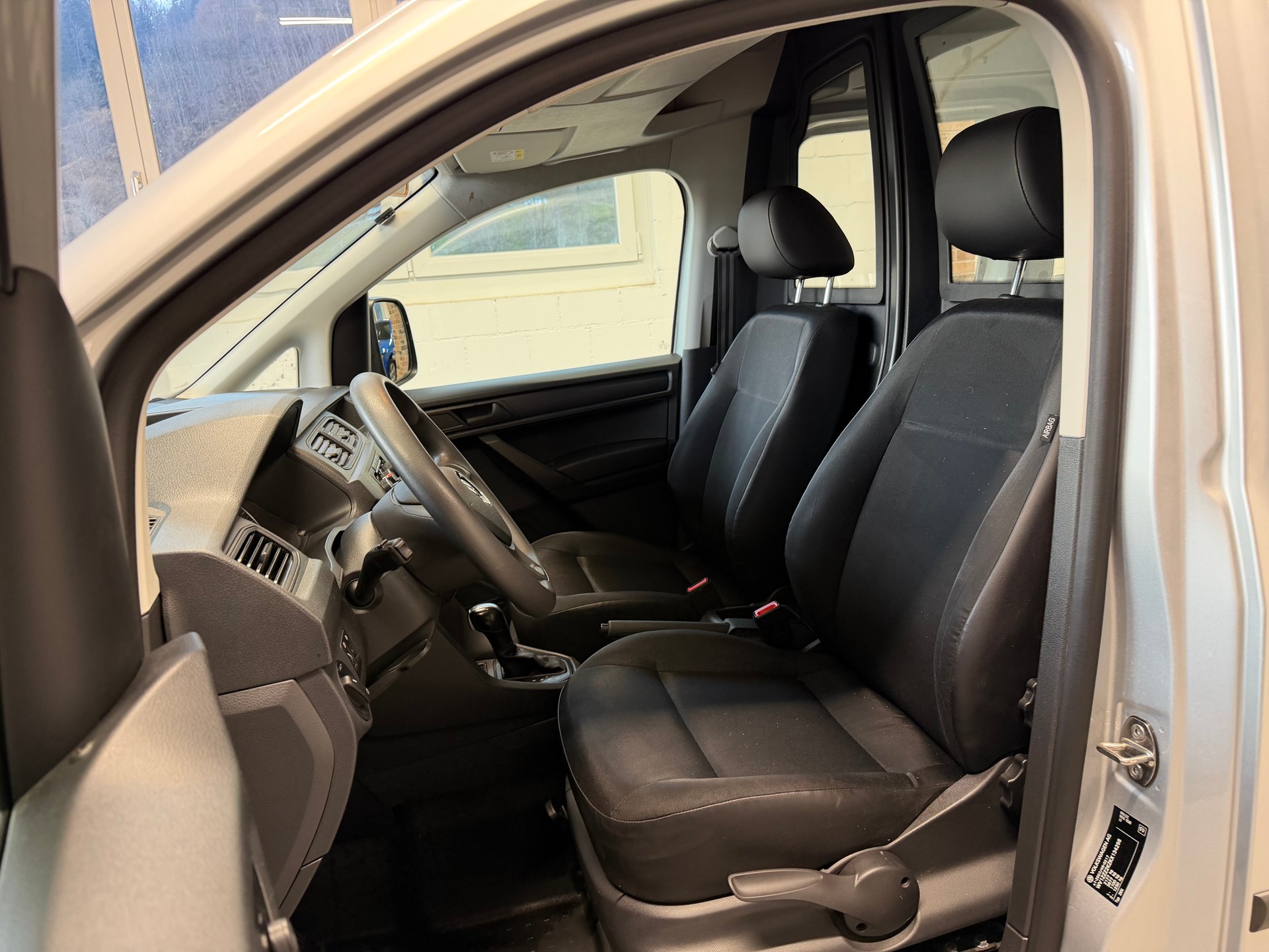VW Caddy 2.0TDI BlueMotion Technology DSG-image-9