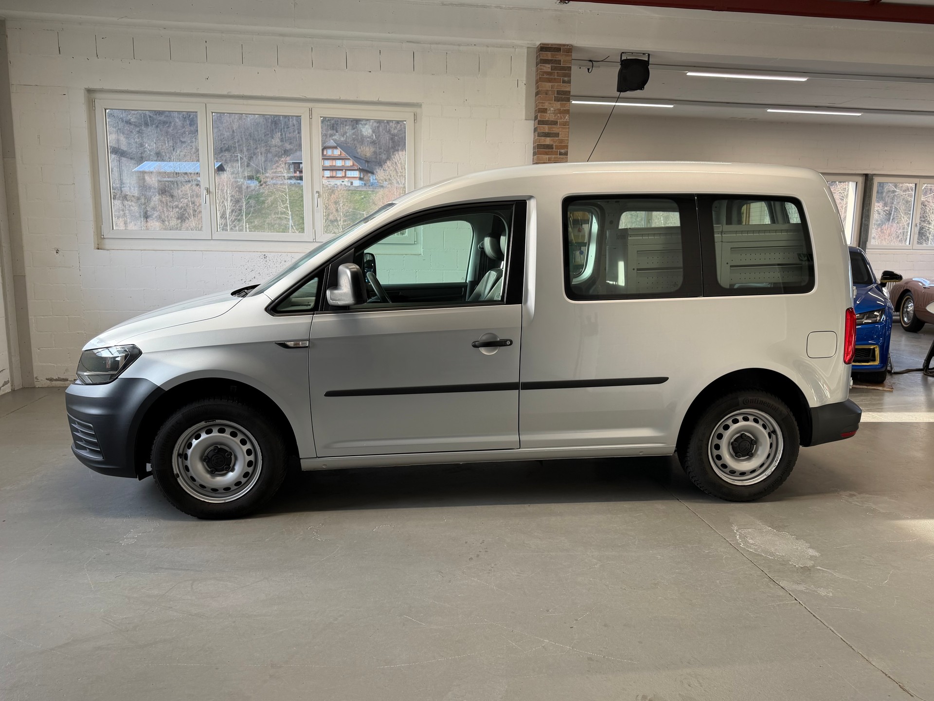 VW Caddy 2.0TDI BlueMotion Technology DSG-image-3