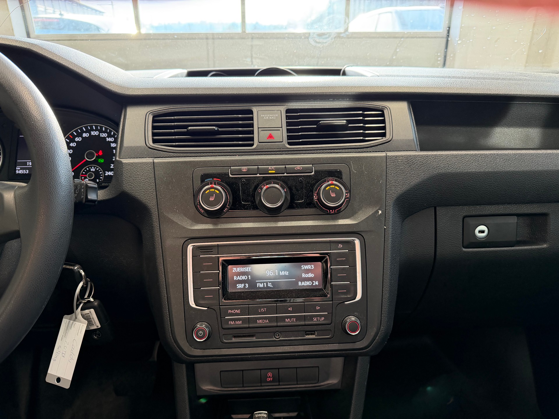 VW Caddy 2.0TDI BlueMotion Technology DSG-image-11