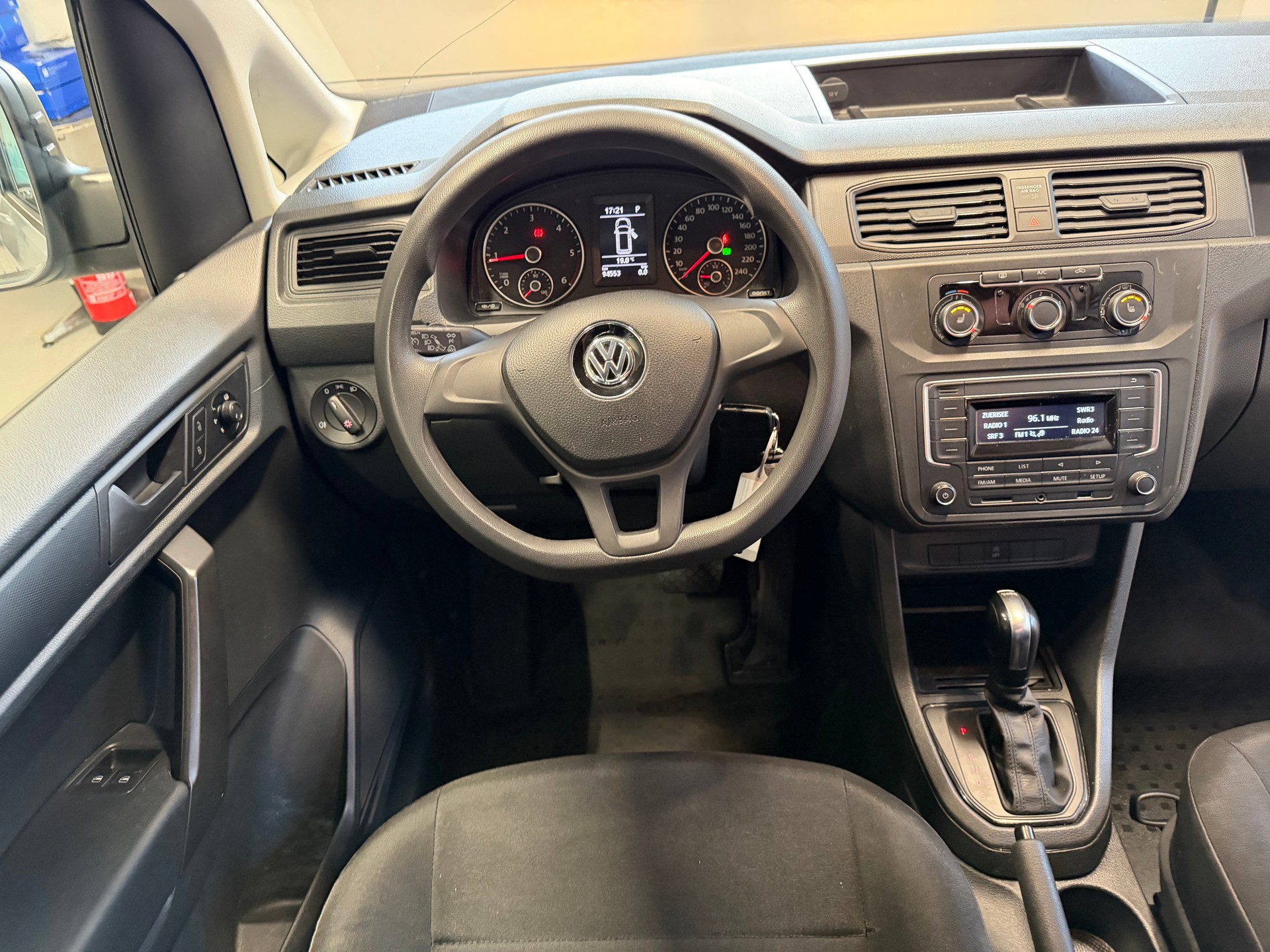 VW Caddy 2.0TDI BlueMotion Technology DSG-image-2