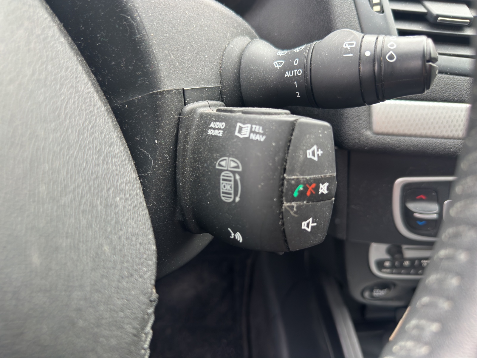 RENAULT Mégane 1.4 16V Turbo Dynamique-image-11