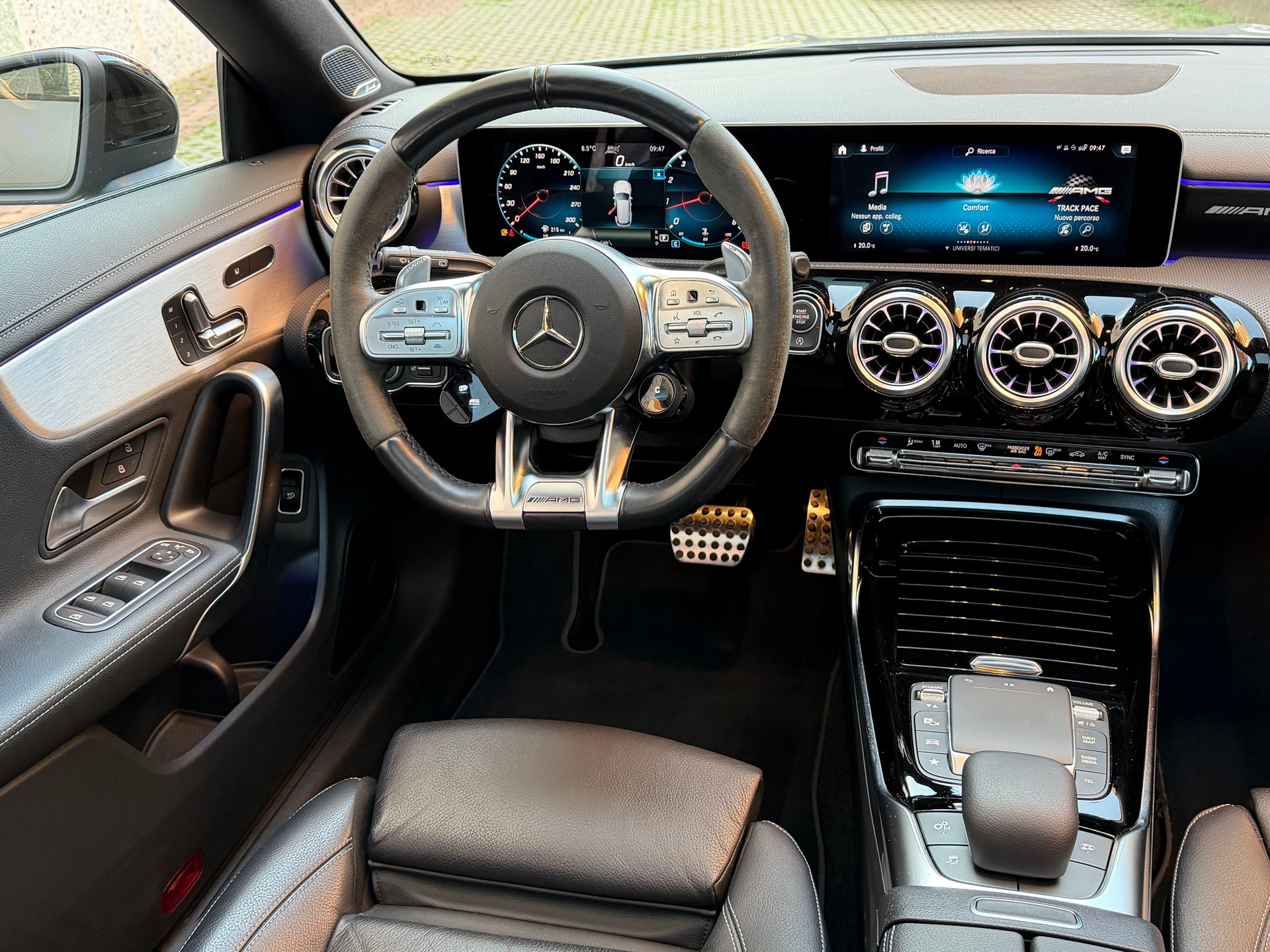 MERCEDES-BENZ CLA Shooting Brake 45 S AMG 4Matic+ 8G-DCT-image-10