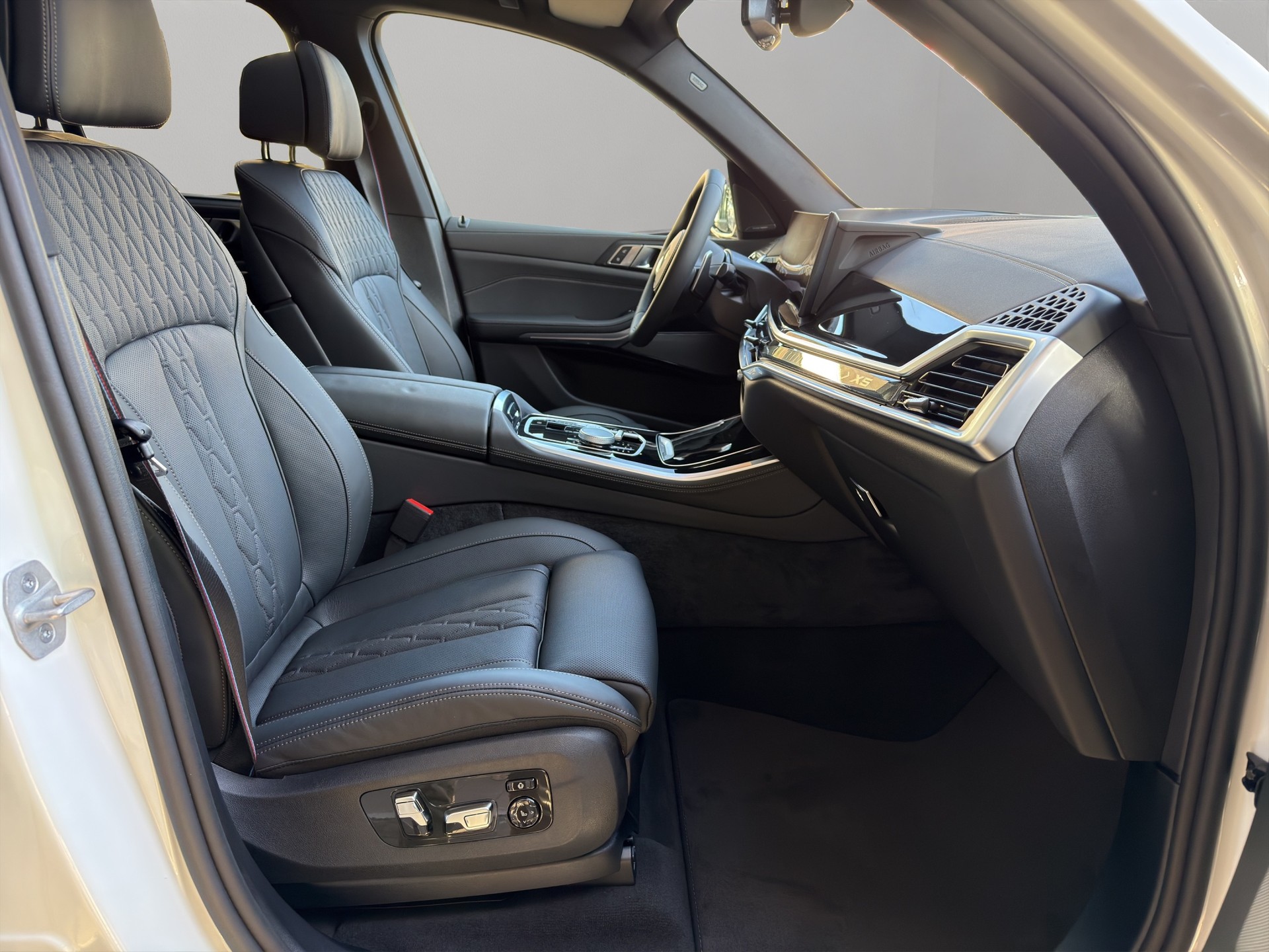BMW X5 xDrive 48V 30d M Sport Pro Steptronic-image-19