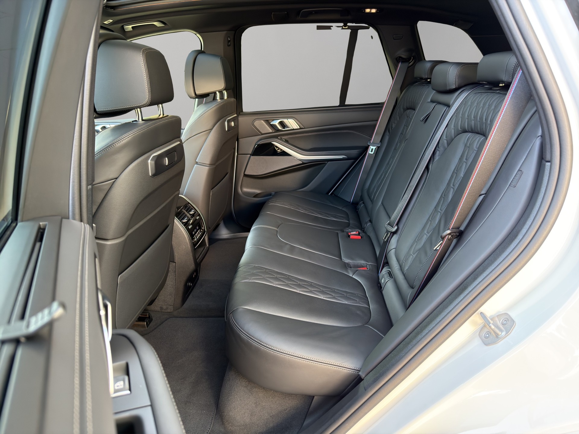 BMW X5 xDrive 48V 30d M Sport Pro Steptronic-image-17