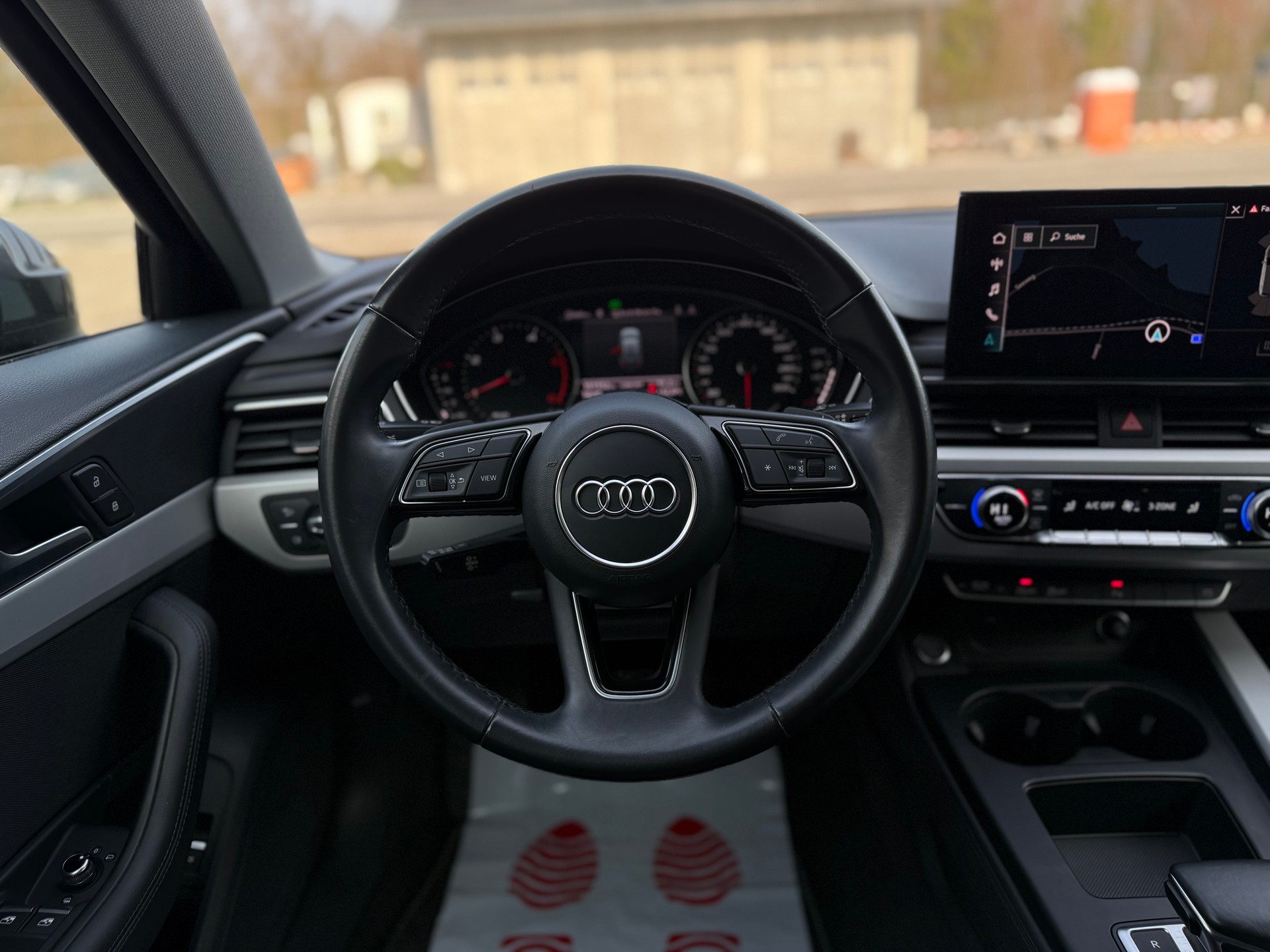 AUDI A4 Avant 40 TDI Attraction quattro S-tronic-image-15