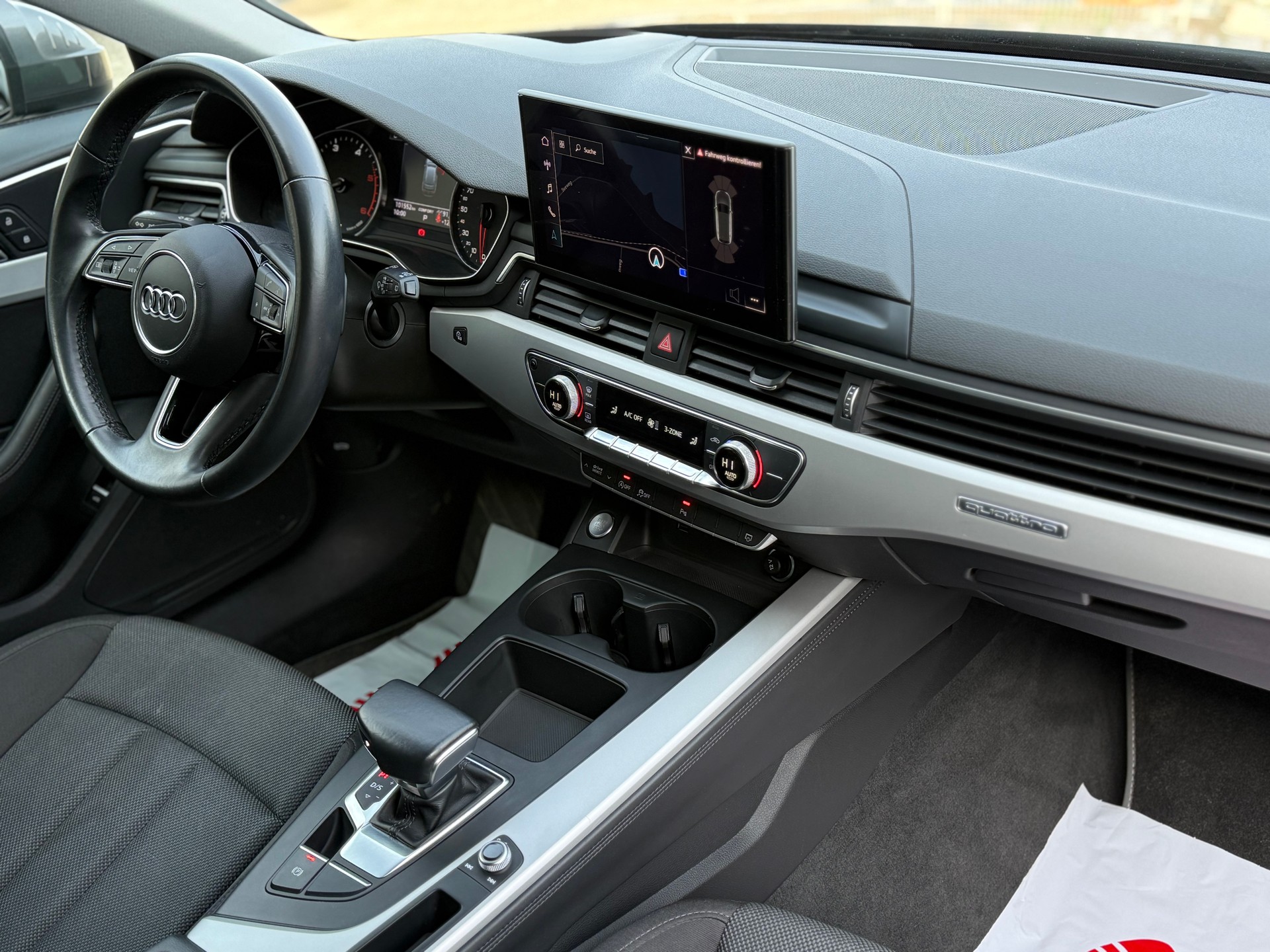 AUDI A4 Avant 40 TDI Attraction quattro S-tronic-image-14
