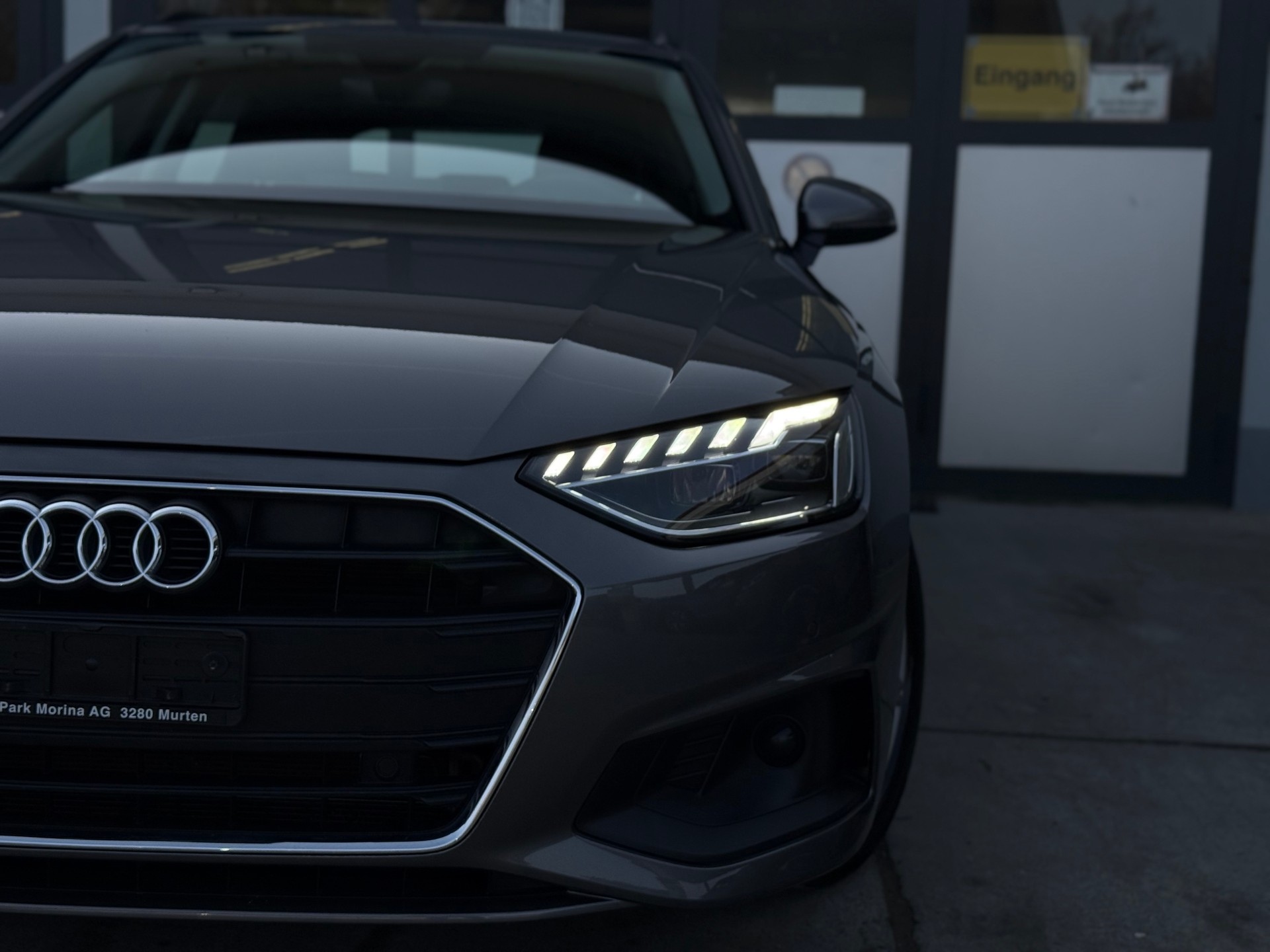 AUDI A4 Avant 40 TDI Attraction quattro S-tronic-image-8