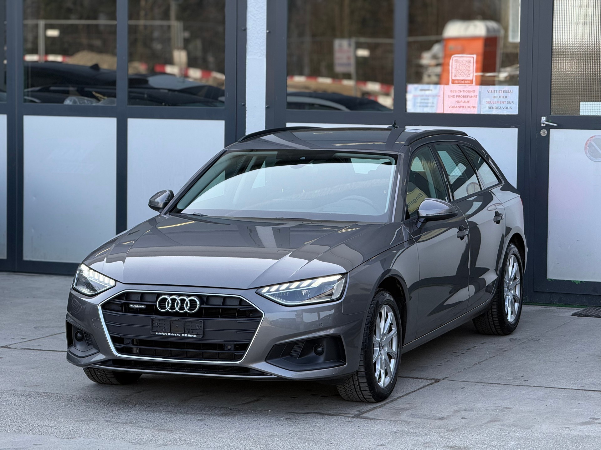 AUDI A4 Avant 40 TDI Attraction quattro S-tronic-image-1