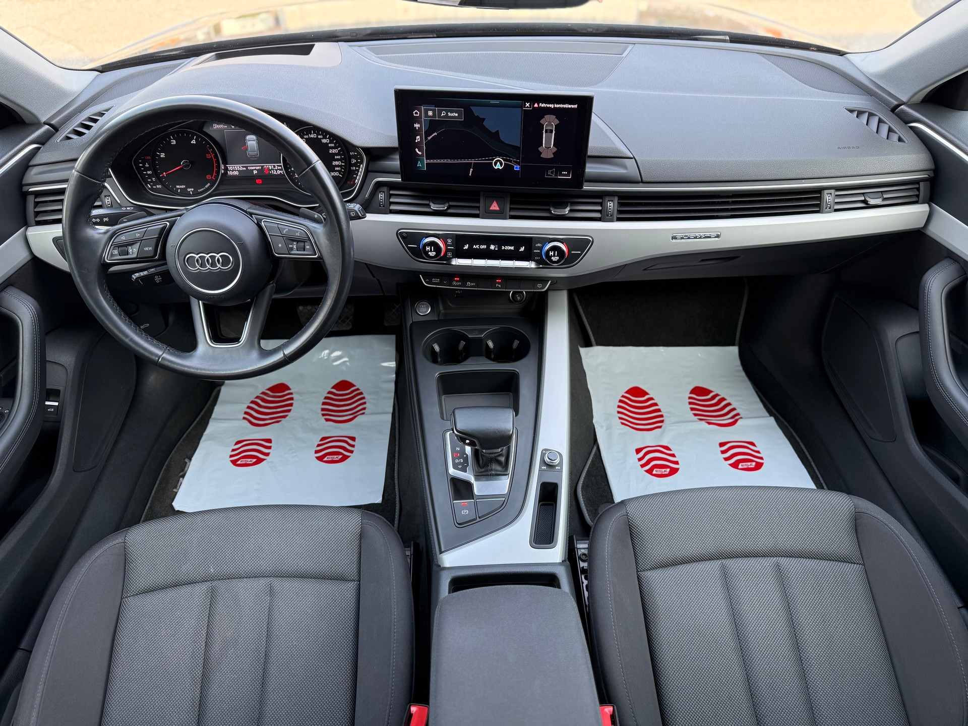 AUDI A4 Avant 40 TDI Attraction quattro S-tronic-image-11