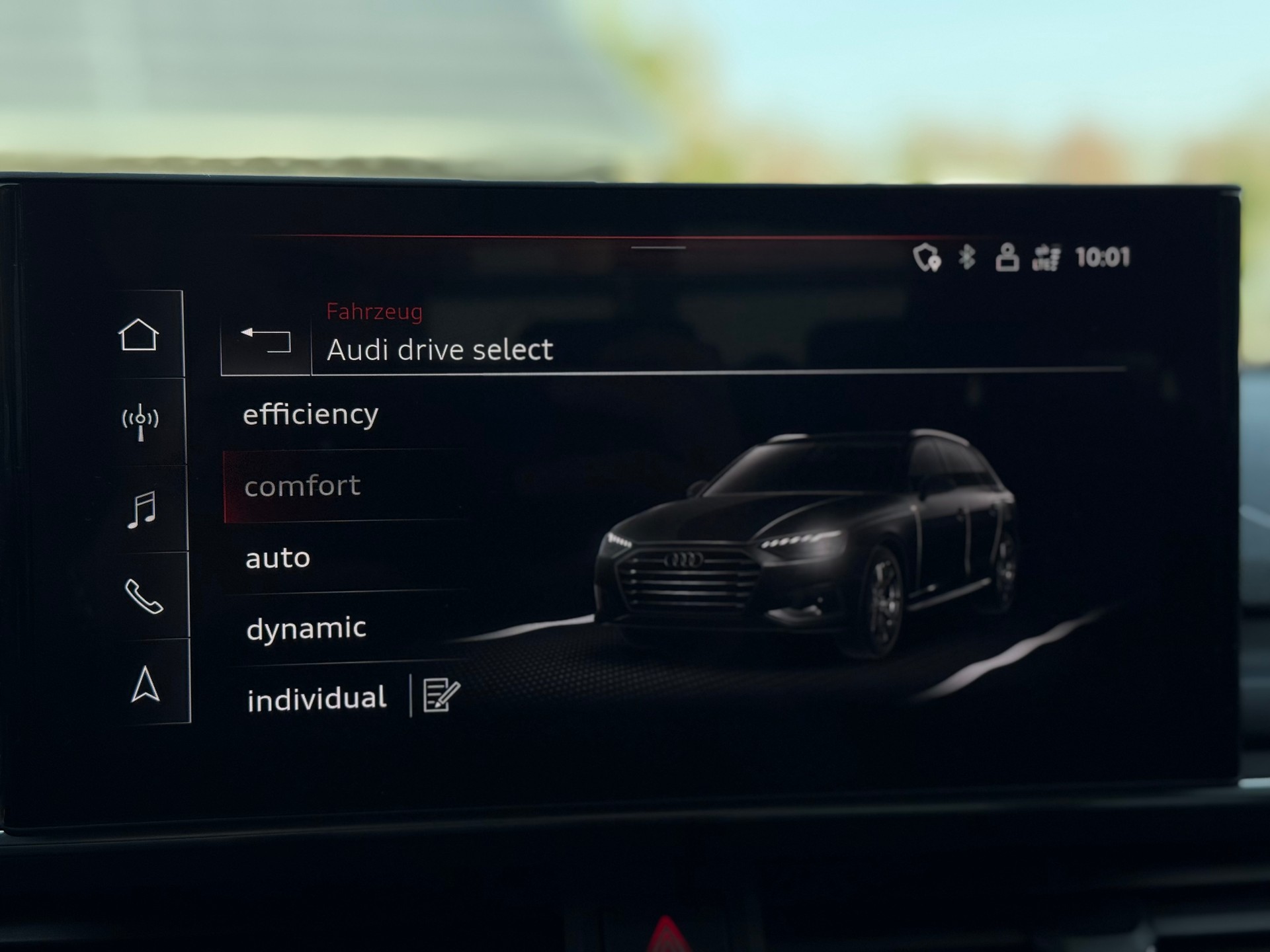 AUDI A4 Avant 40 TDI Attraction quattro S-tronic-image-18