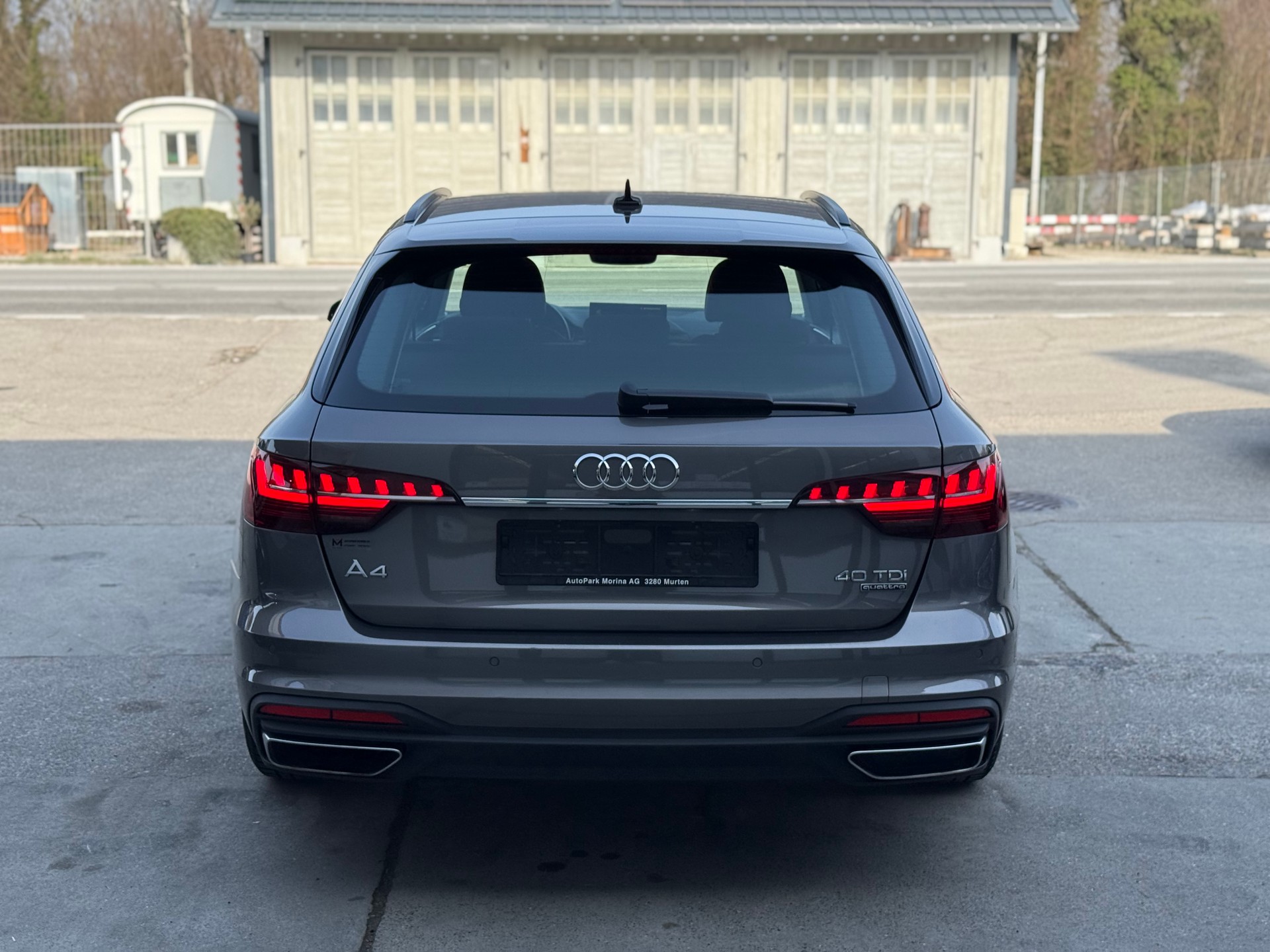 AUDI A4 Avant 40 TDI Attraction quattro S-tronic-image-5