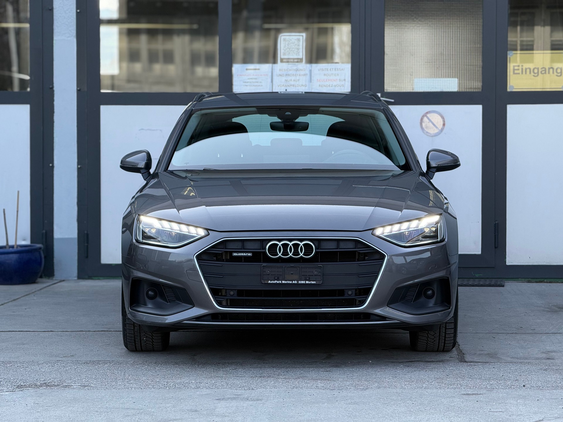 AUDI A4 Avant 40 TDI Attraction quattro S-tronic-image-2