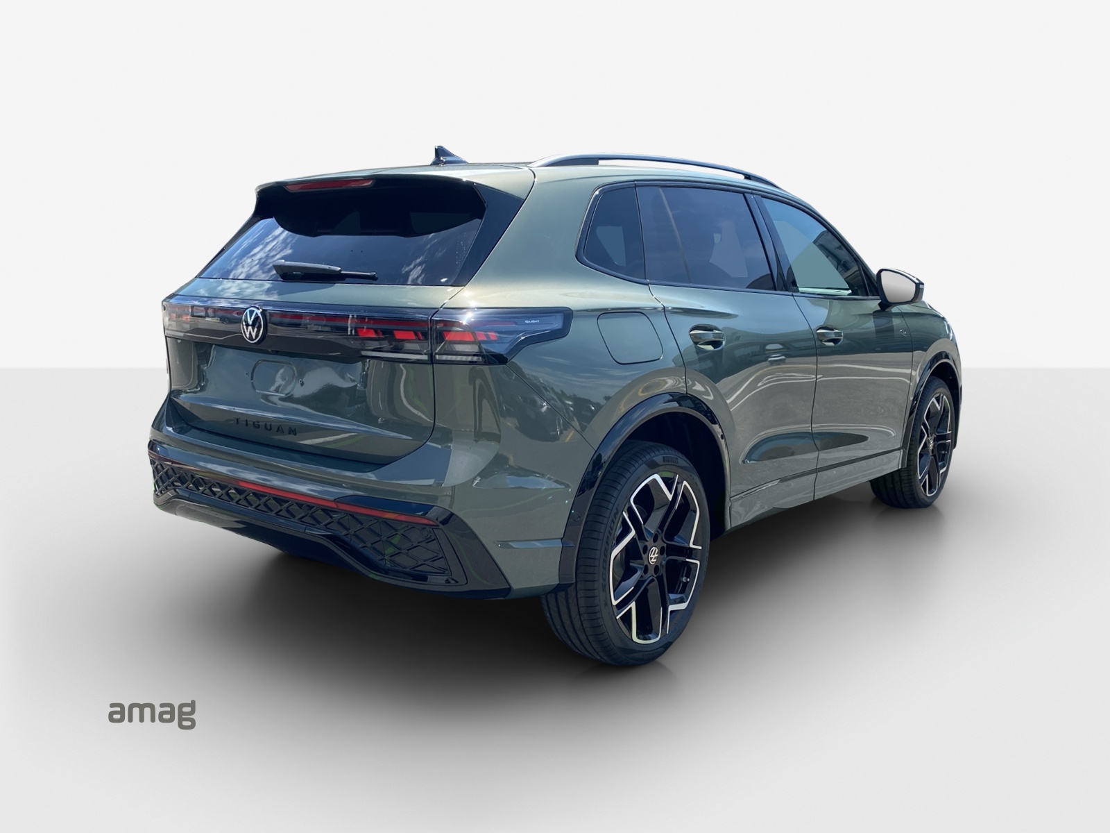 VW Tiguan 2.0 TSI DSG R-Line 4Motion-image-4