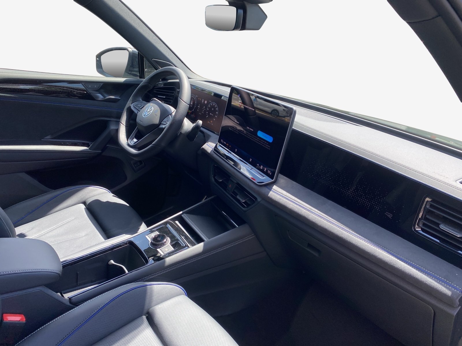 VW Tiguan 2.0 TSI DSG R-Line 4Motion-image-13