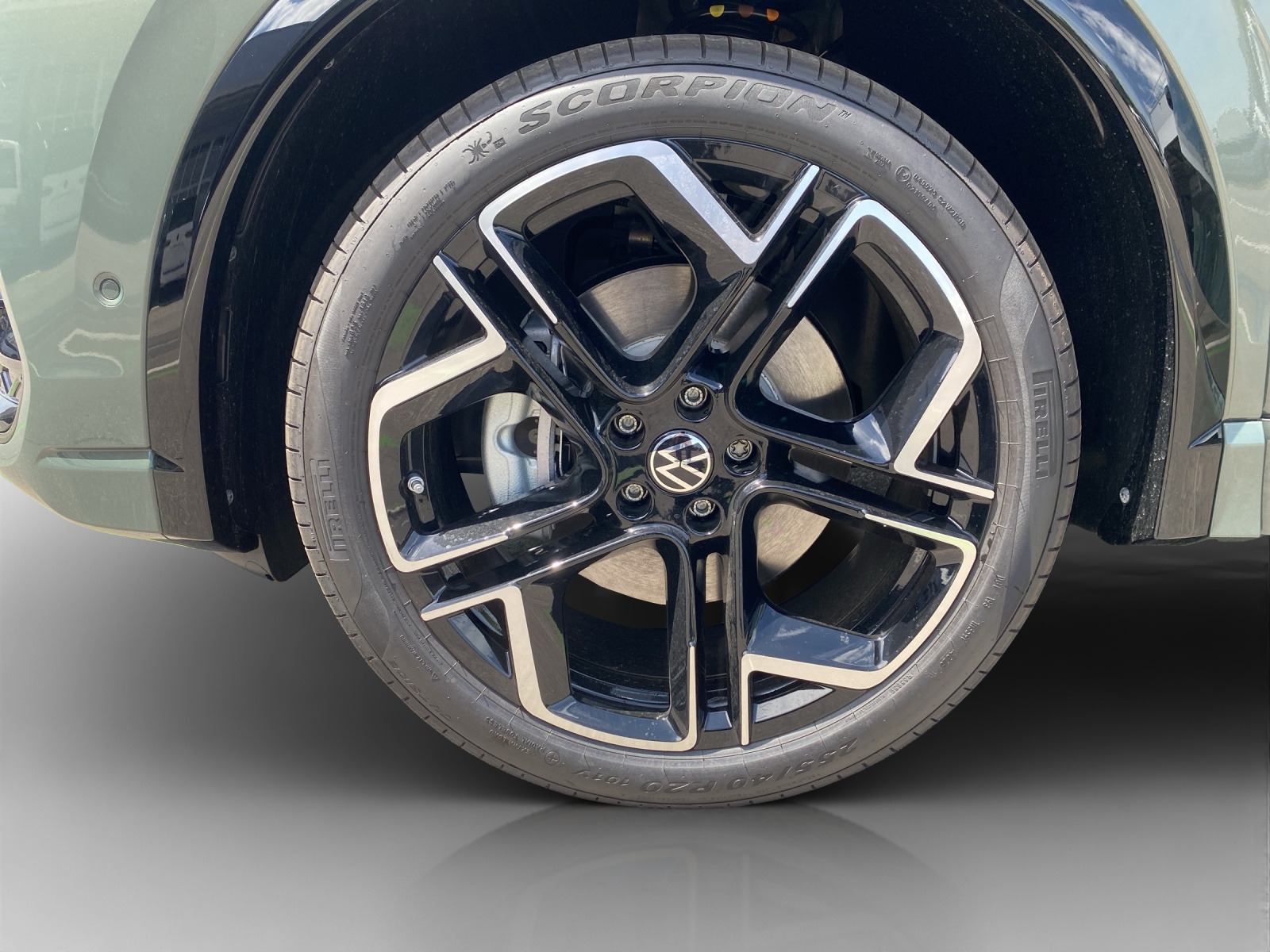VW Tiguan 2.0 TSI DSG R-Line 4Motion-image-15