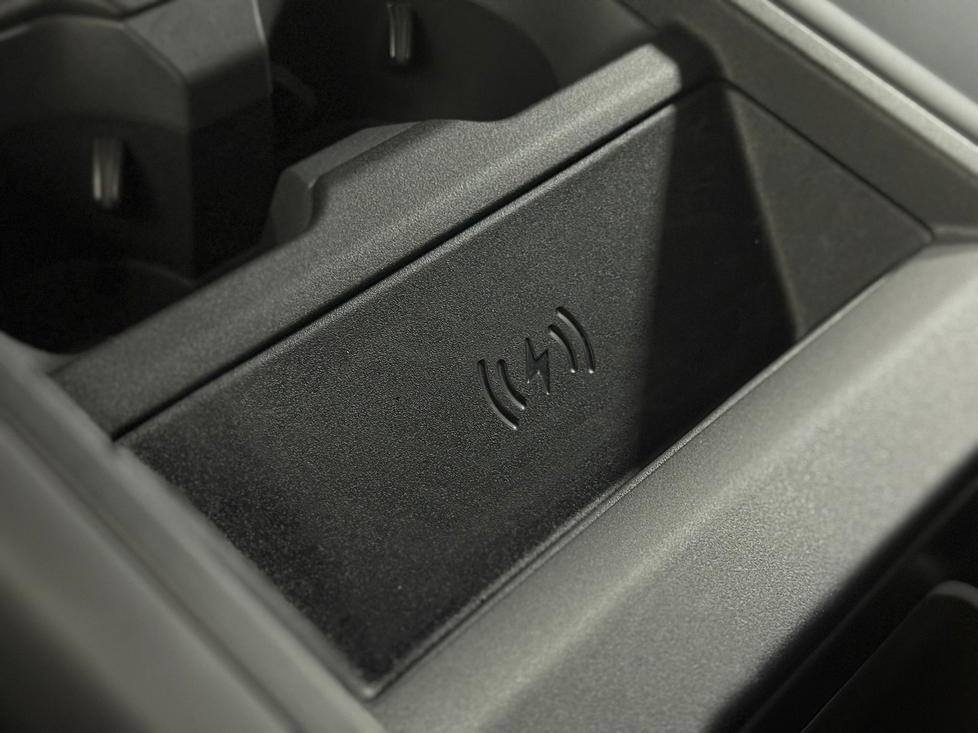 LAND ROVER Defender 110 635 V8 4.4 Octa AT8-image-22