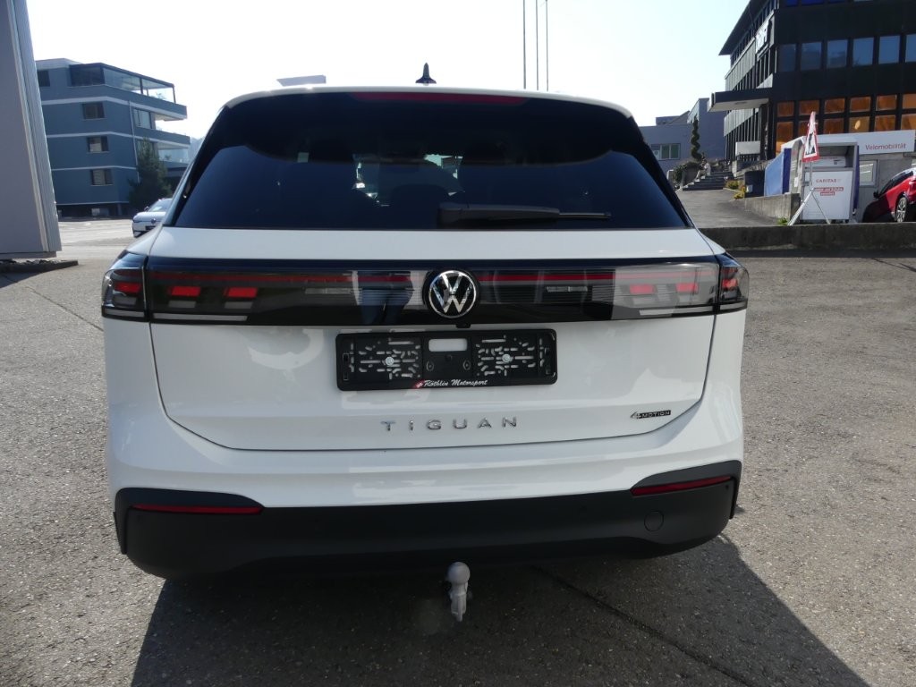 VW Tiguan 2.0 TSI DSG United 4Motion-image-2