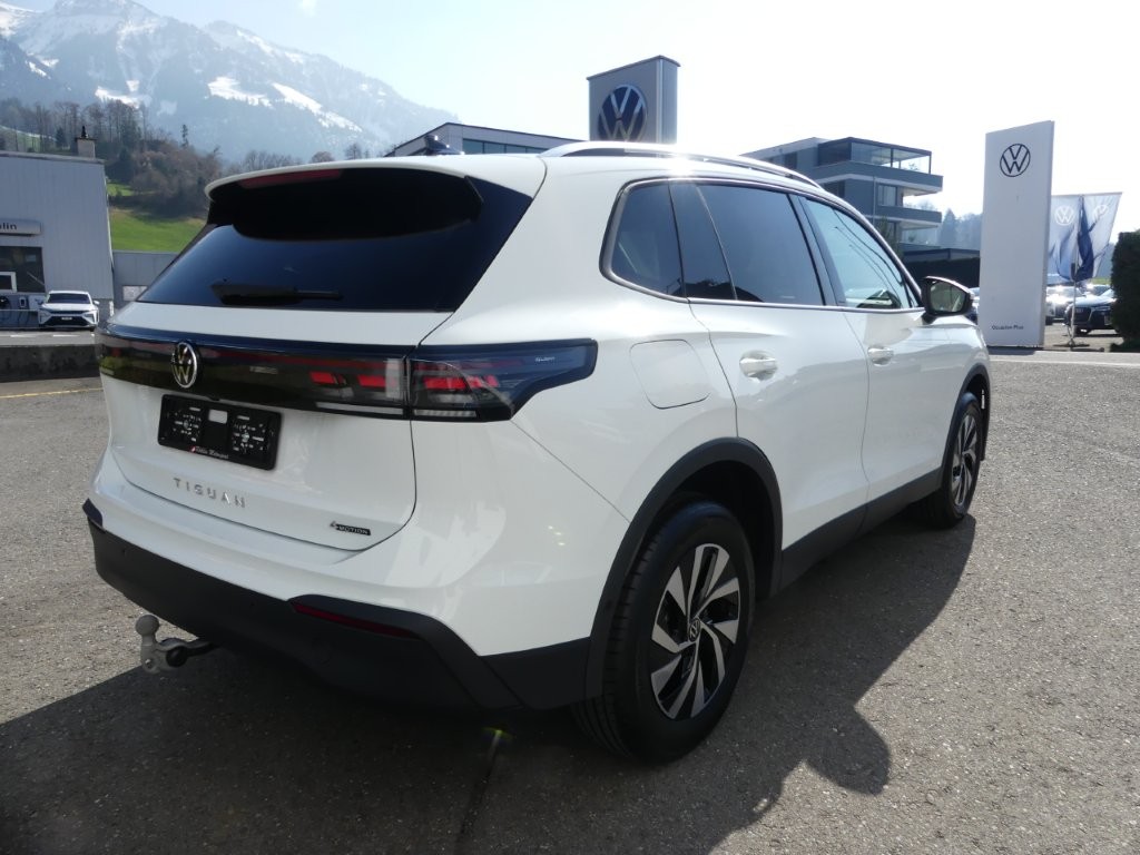 VW Tiguan 2.0 TSI DSG United 4Motion-image-3