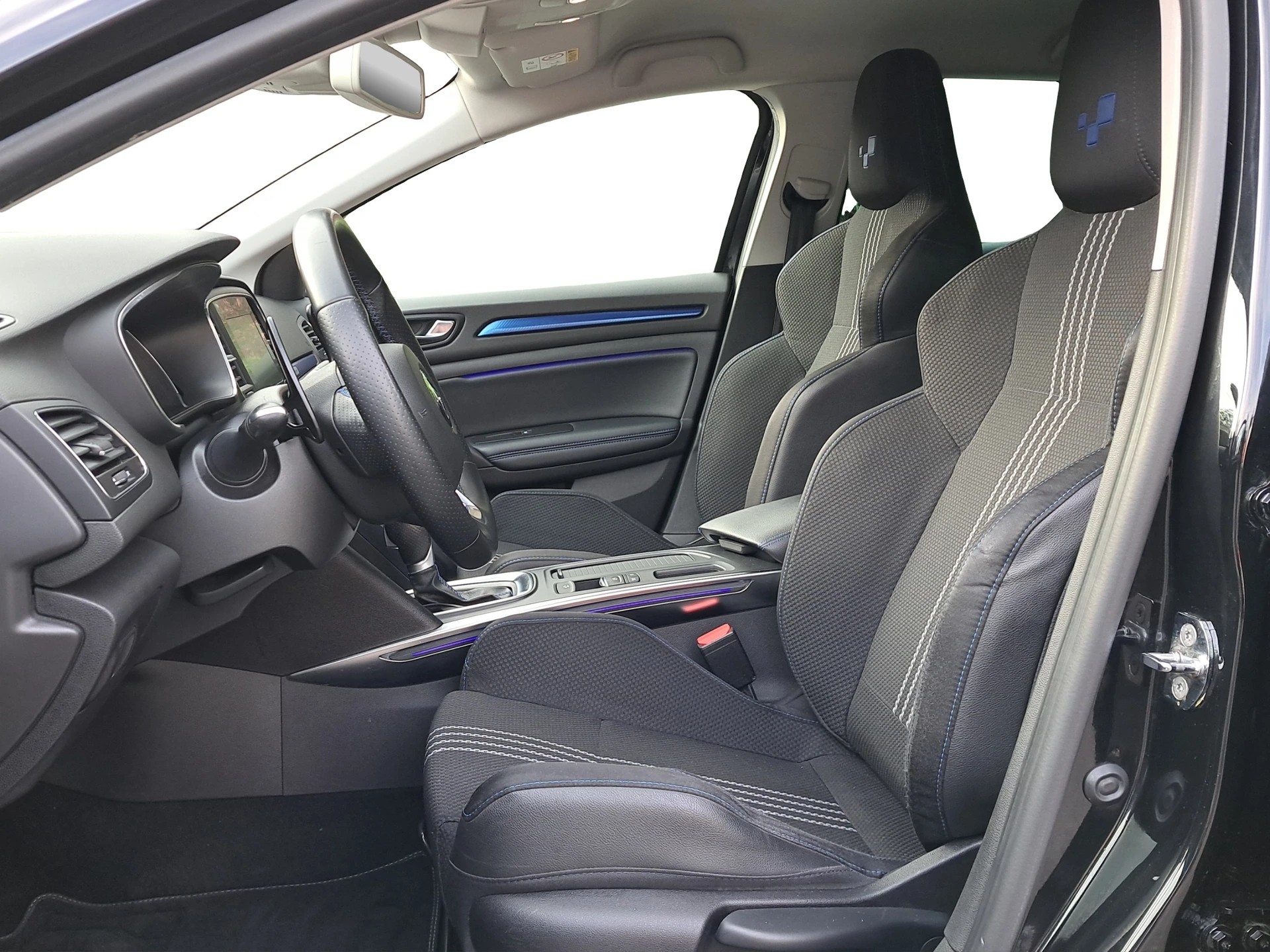 RENAULT Mégane 1.6 16V Turbo GT EDC-image-6