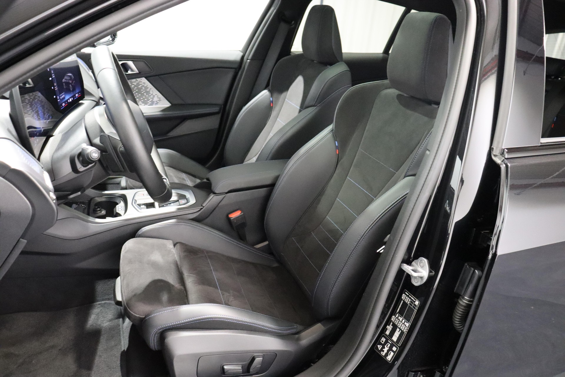 BMW 123 xDrive-image-6