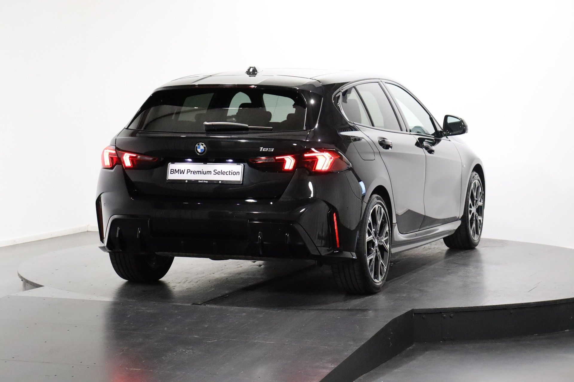 BMW 123 xDrive-image-2
