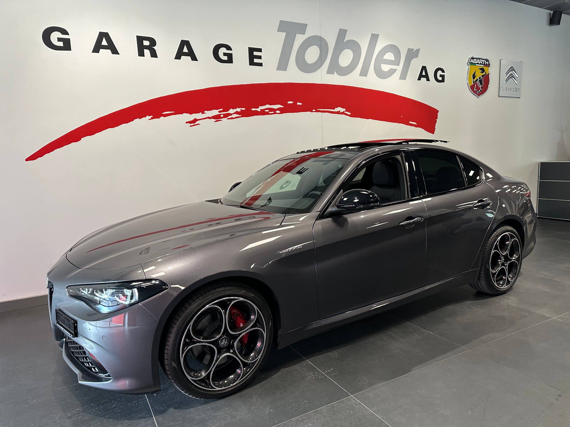 ALFA ROMEO Giulia 2.2 JTDM Veloce Q4 AT8-showroom-element-2