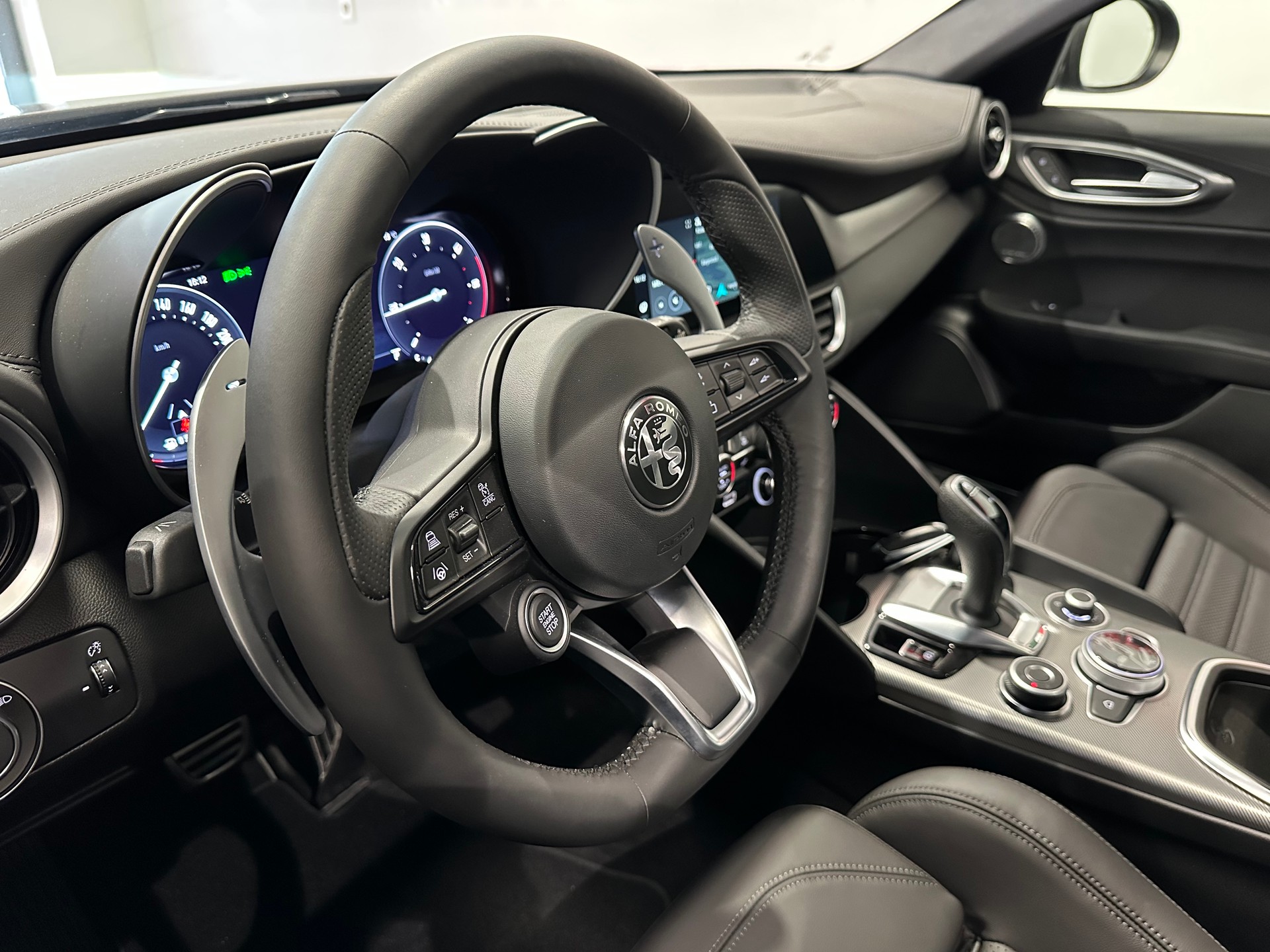 ALFA ROMEO Giulia 2.2 JTDM Veloce Q4 AT8-image-11