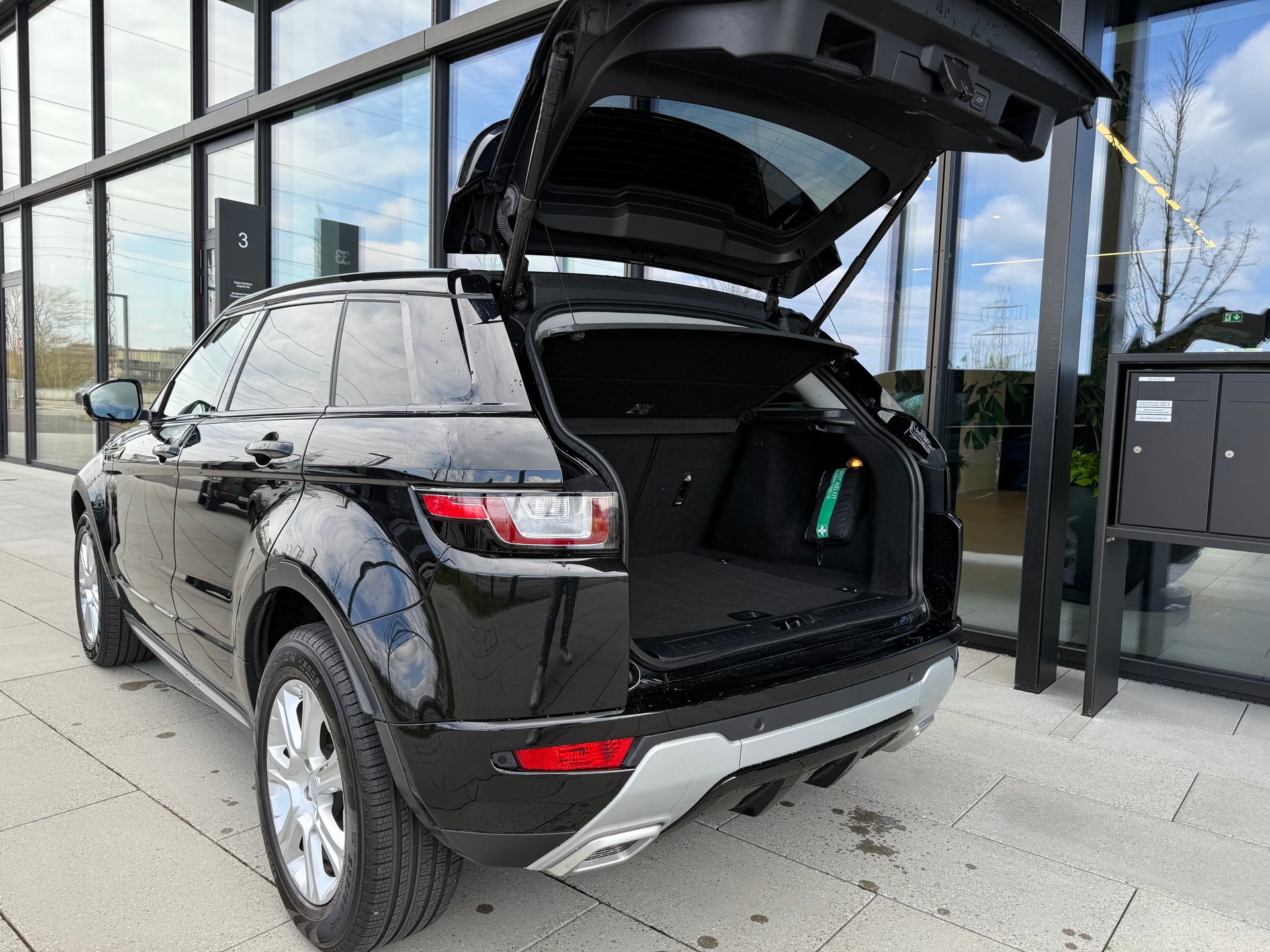 LAND ROVER Range Rover Evoque 2.0 Si4 SE Advantage AT9-image-5
