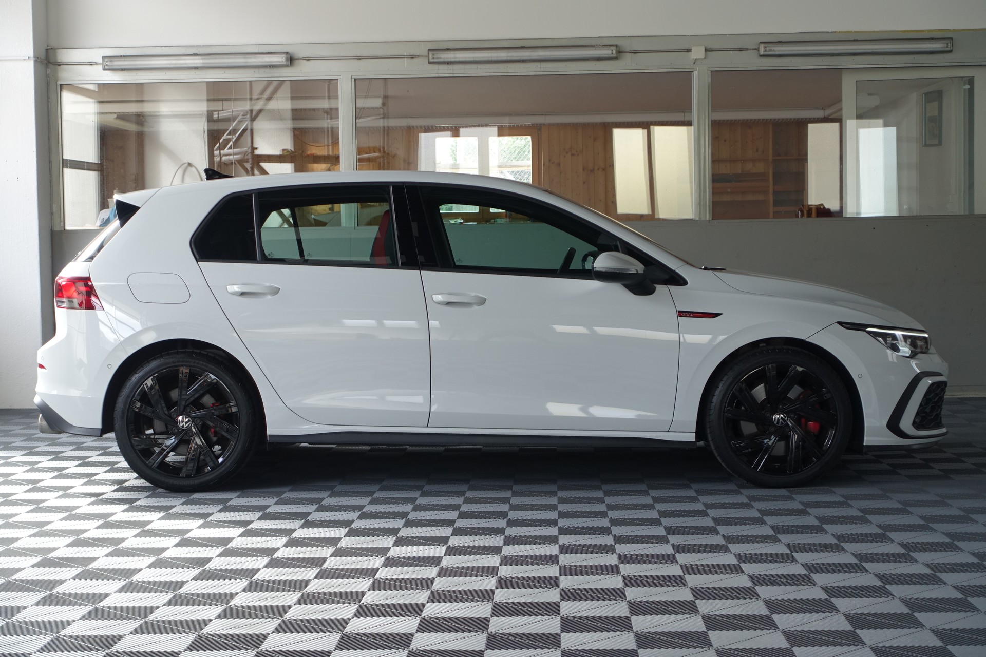 VW Golf VIII 2.0 TSI GTI DSG-image-4
