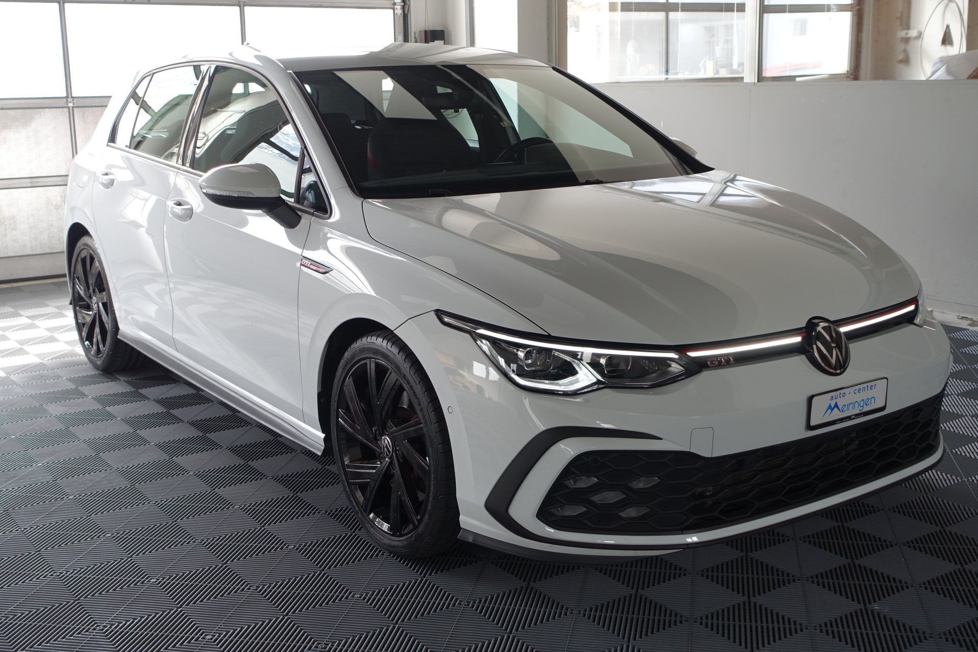VW Golf VIII 2.0 TSI GTI DSG-image-1