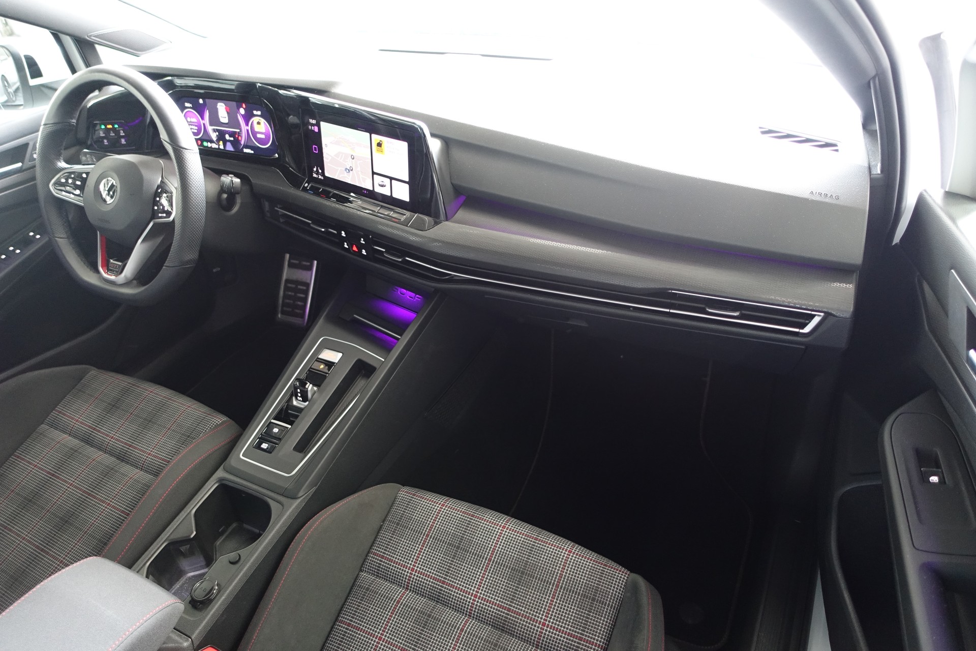 VW Golf VIII 2.0 TSI GTI DSG-image-15