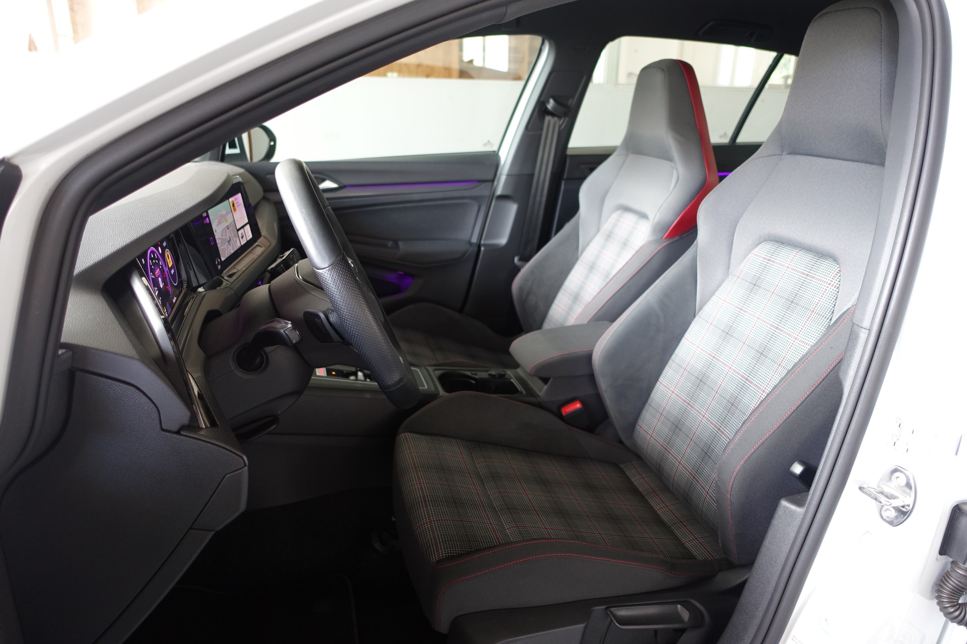 VW Golf VIII 2.0 TSI GTI DSG-image-16