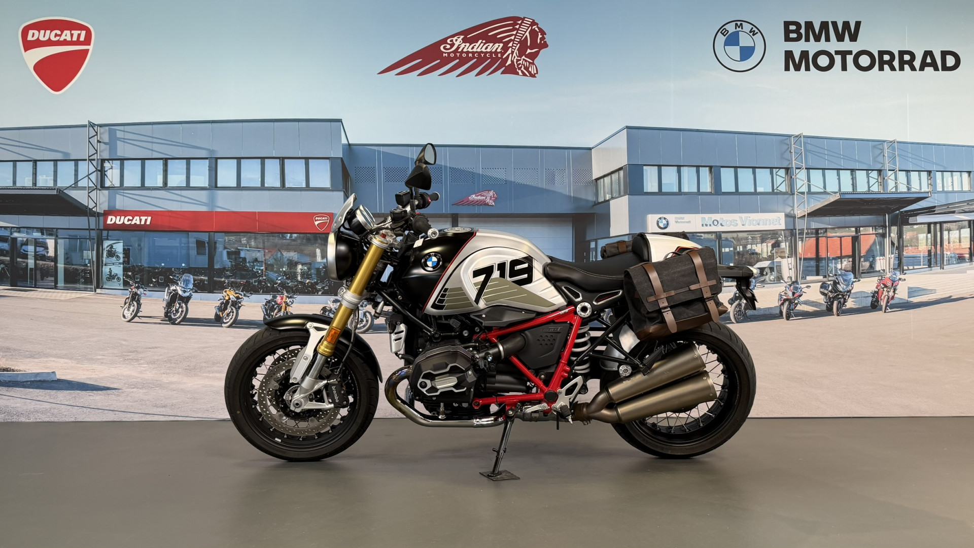 BMW R nineT 719 en dépôt-vente-showroom-element-3