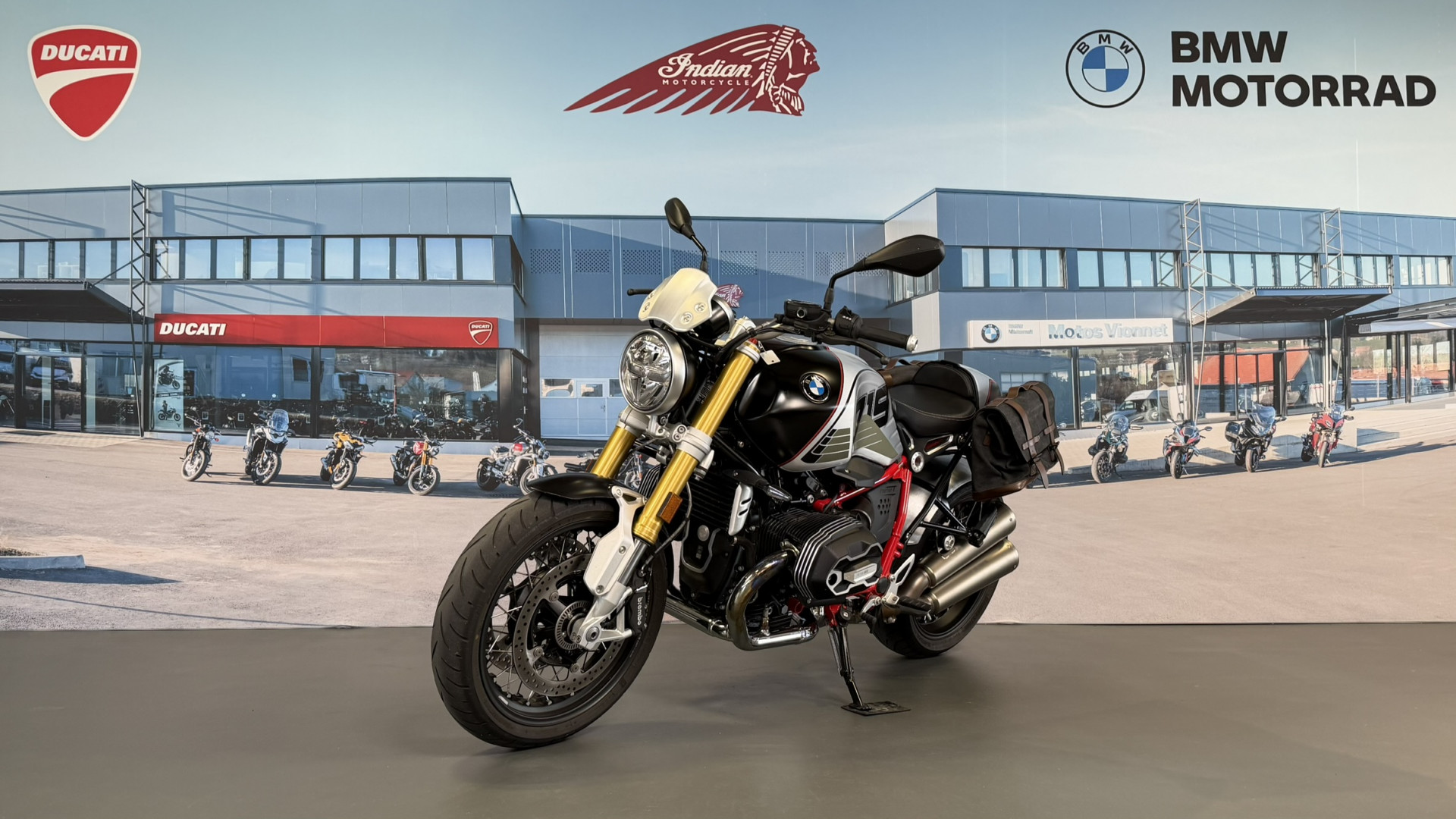 BMW R nineT 719 en dépôt-vente-showroom-element-2