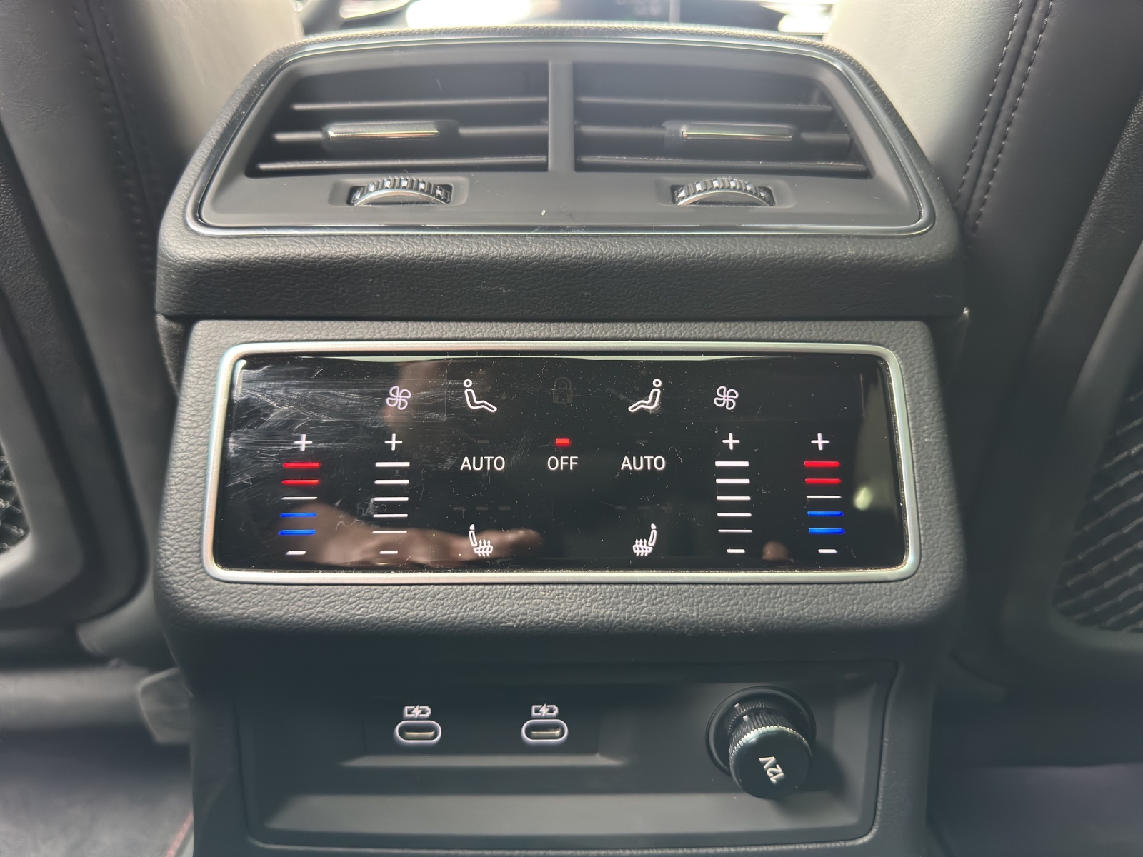 AUDI RS6 Avant 4.0 TFSI V8 Performance quattro-image-15
