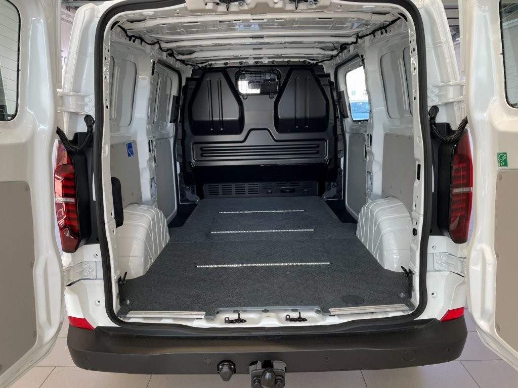 VW Transporter 2.0 TDI Automat-image-7