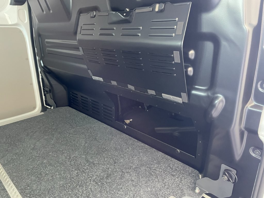 VW Transporter 2.0 TDI Automat-image-6