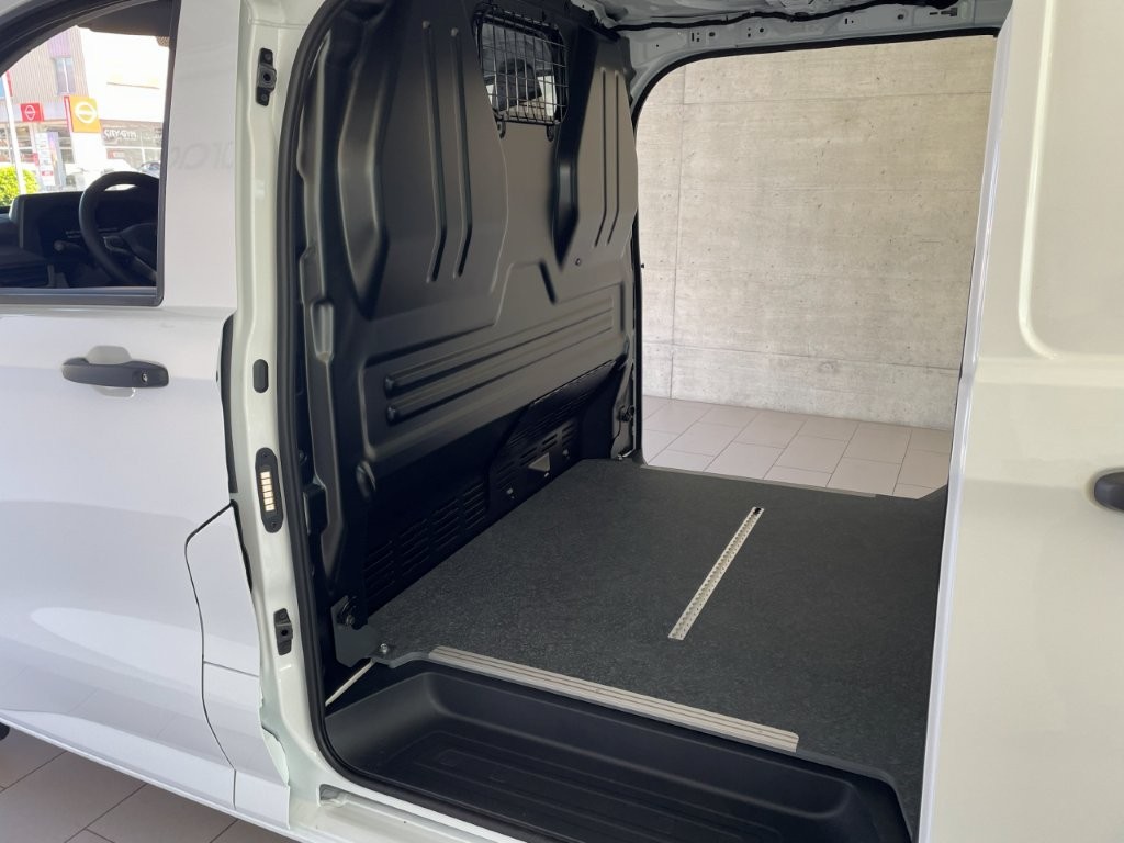 VW Transporter 2.0 TDI Automat-image-5
