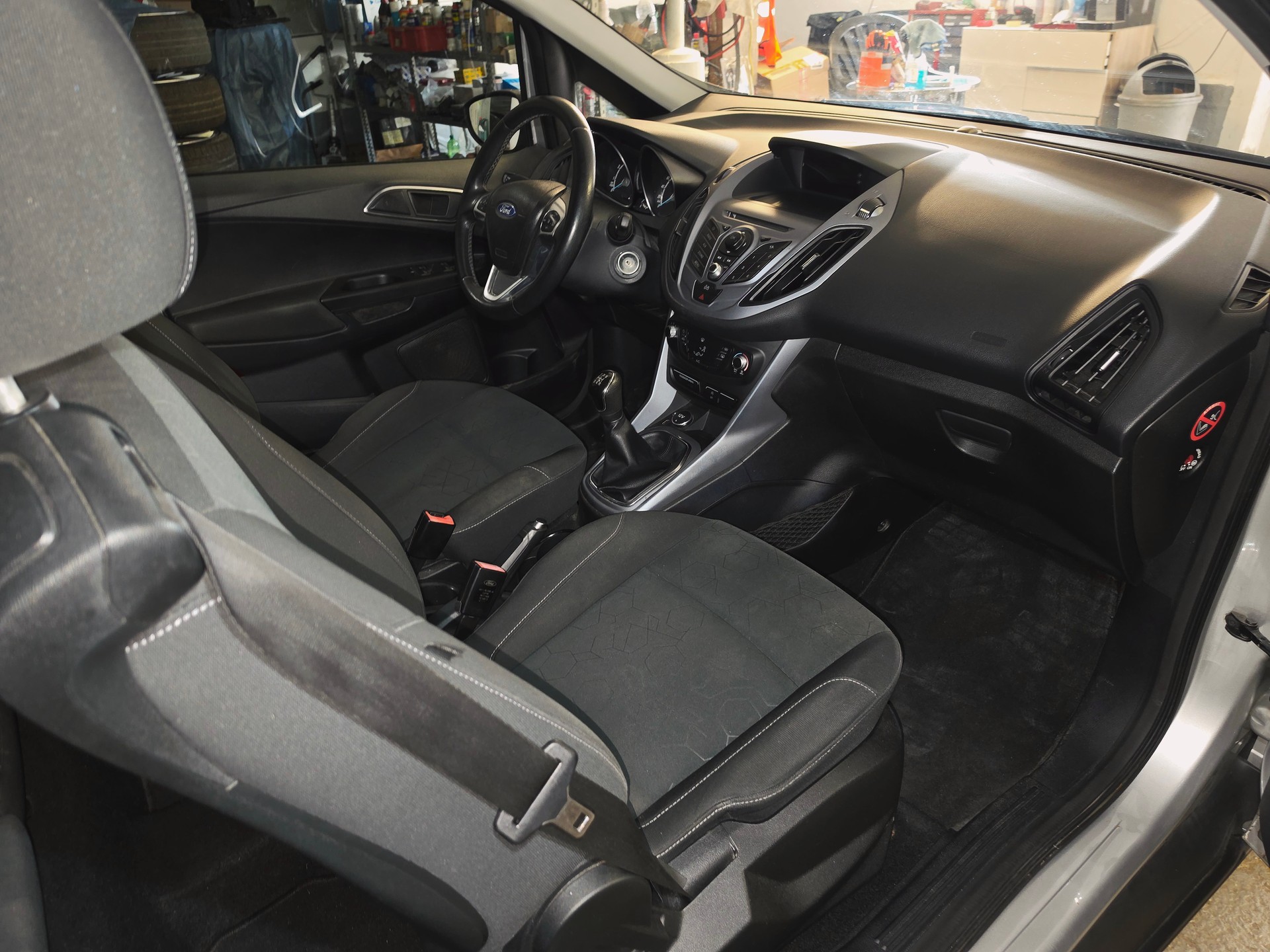 FORD B-Max 1.0 SCTi Titanium-image-12