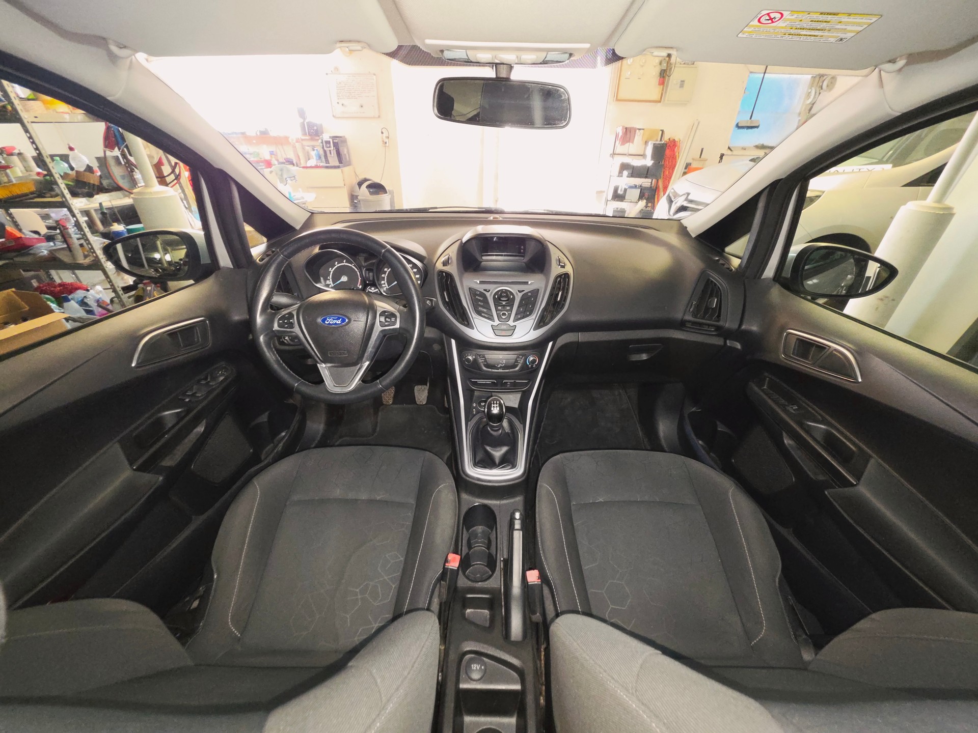 FORD B-Max 1.0 SCTi Titanium-image-13