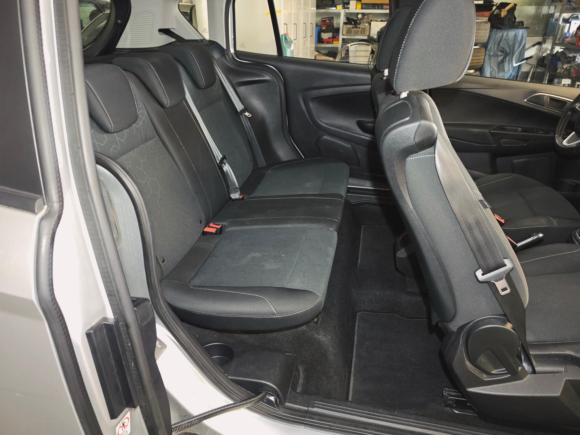 FORD B-Max 1.0 SCTi Titanium-image-11