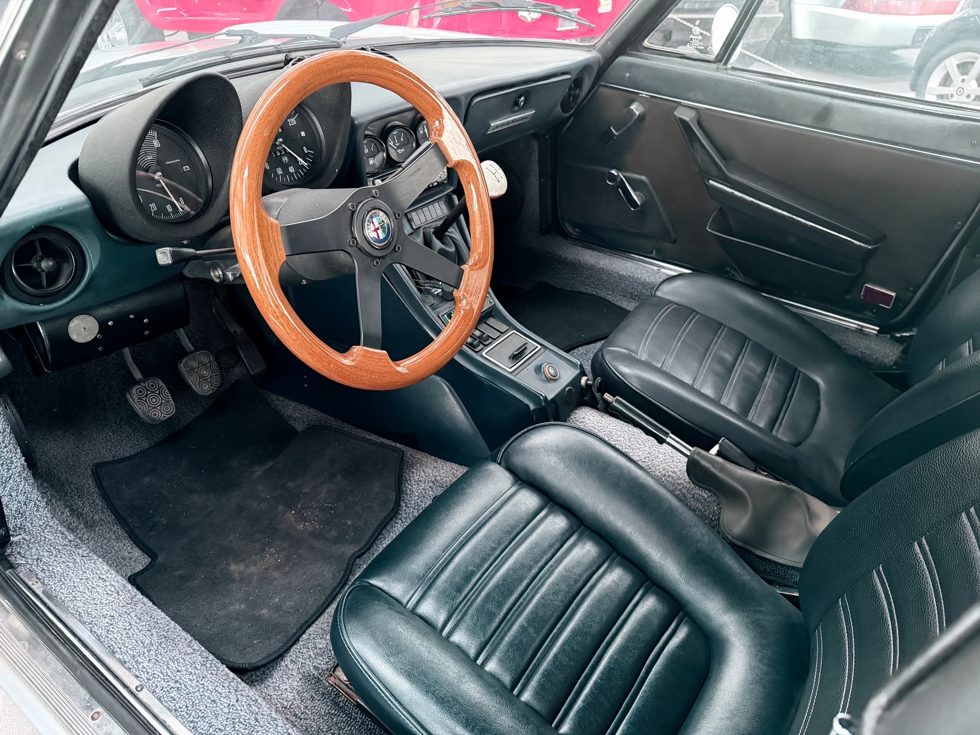 ALFA ROMEO Spider 2.0 (Veloce)-image-4