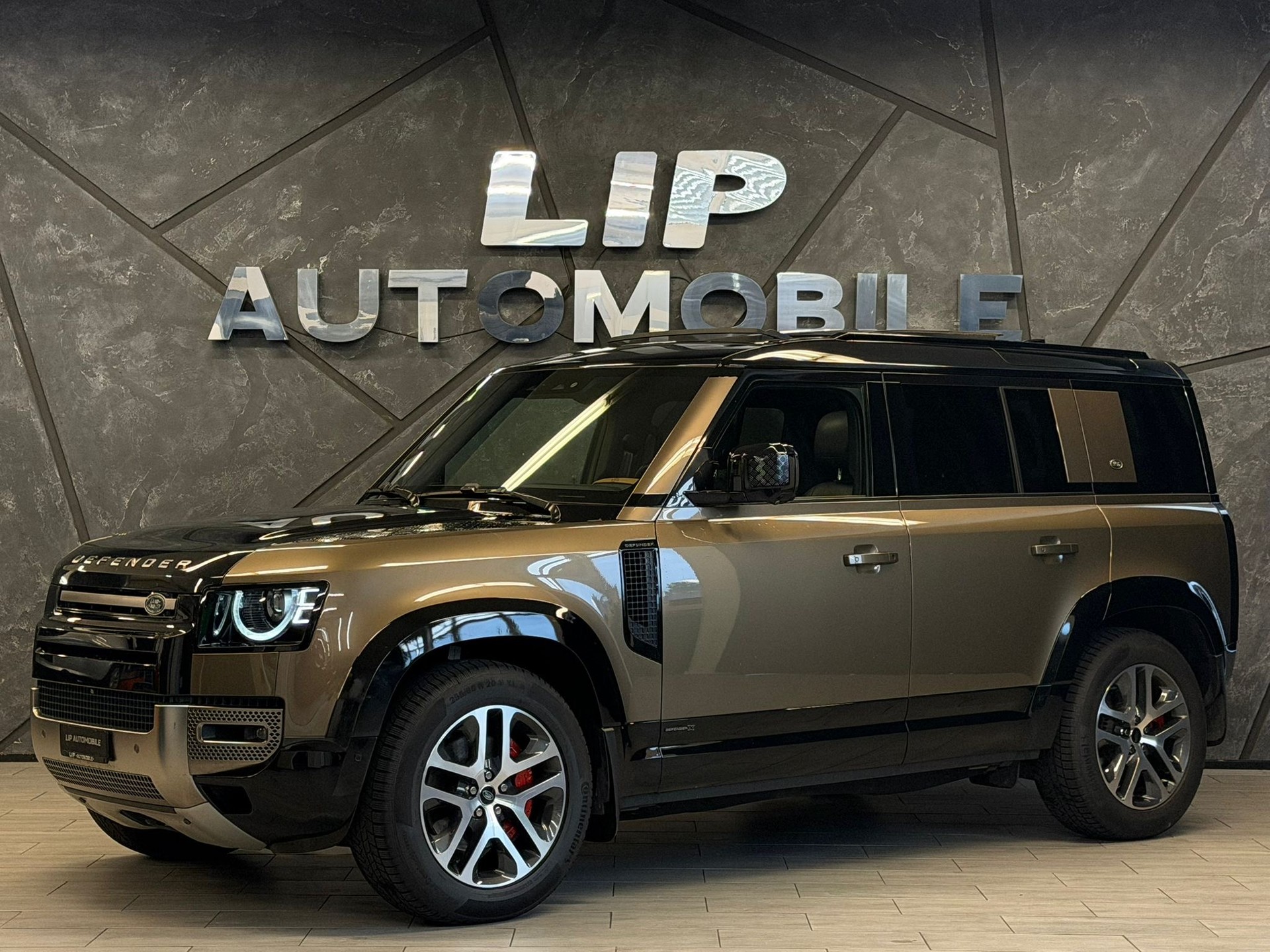 LAND ROVER Defender 110 3.0 D I6 300 X-Dynamic HSE AWD AT8 Facelift-image-0