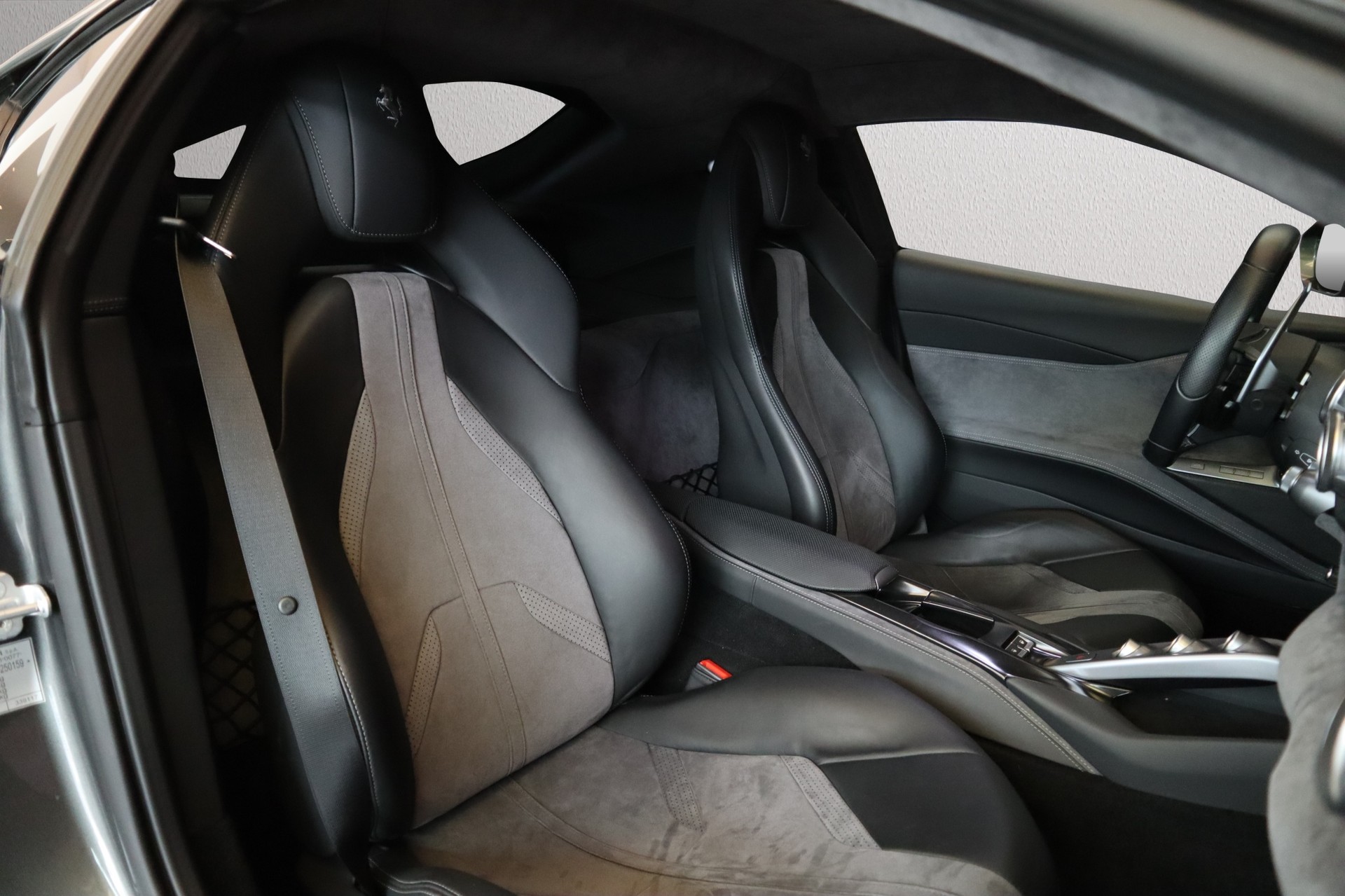 FERRARI 812 Superfast-image-21