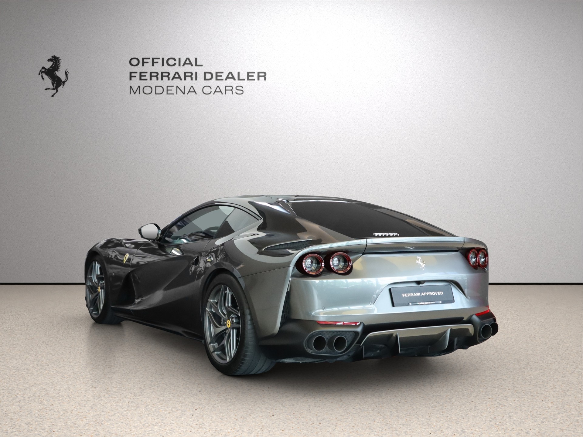 FERRARI 812 Superfast-image-10
