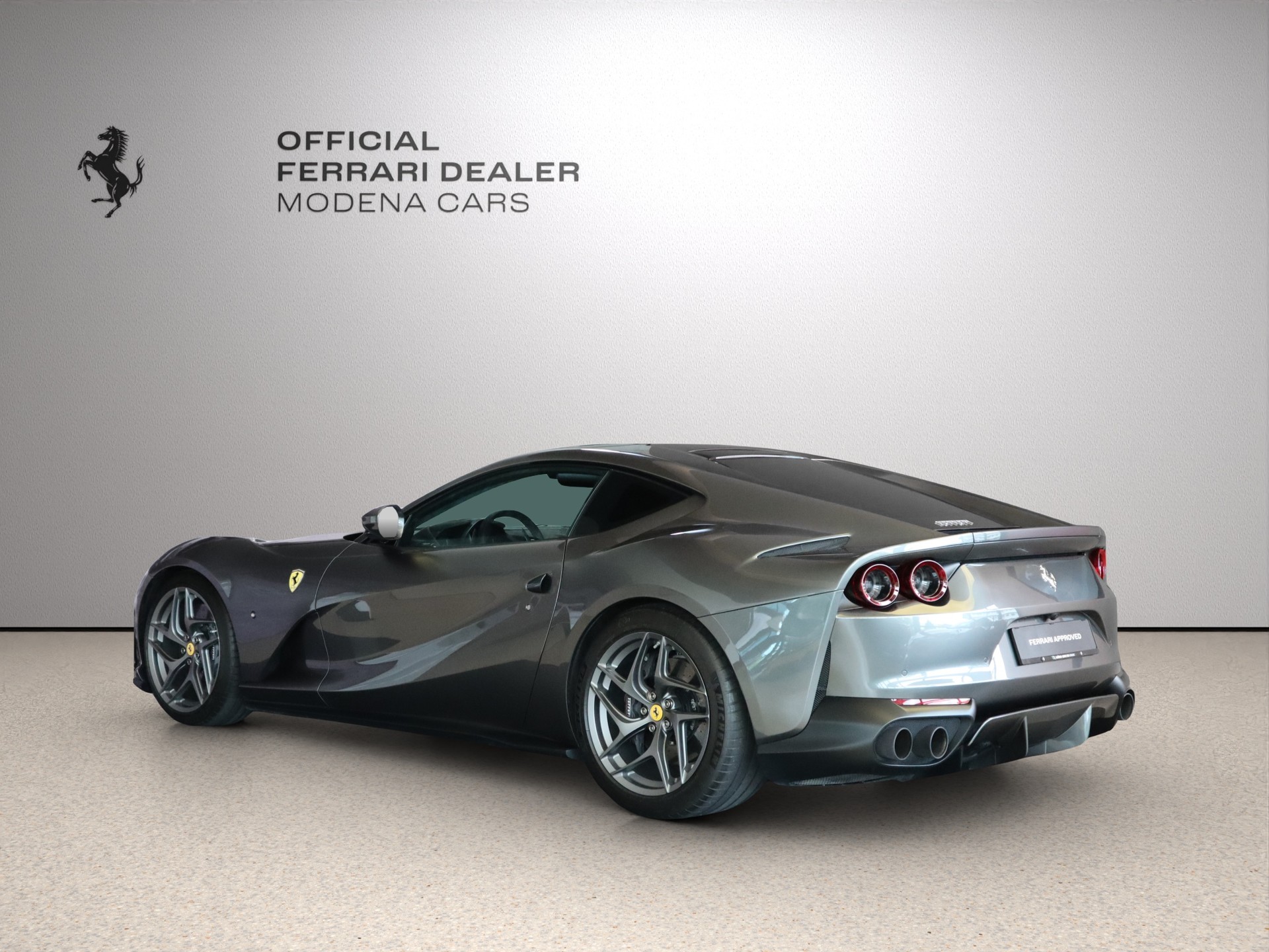 FERRARI 812 Superfast-image-9